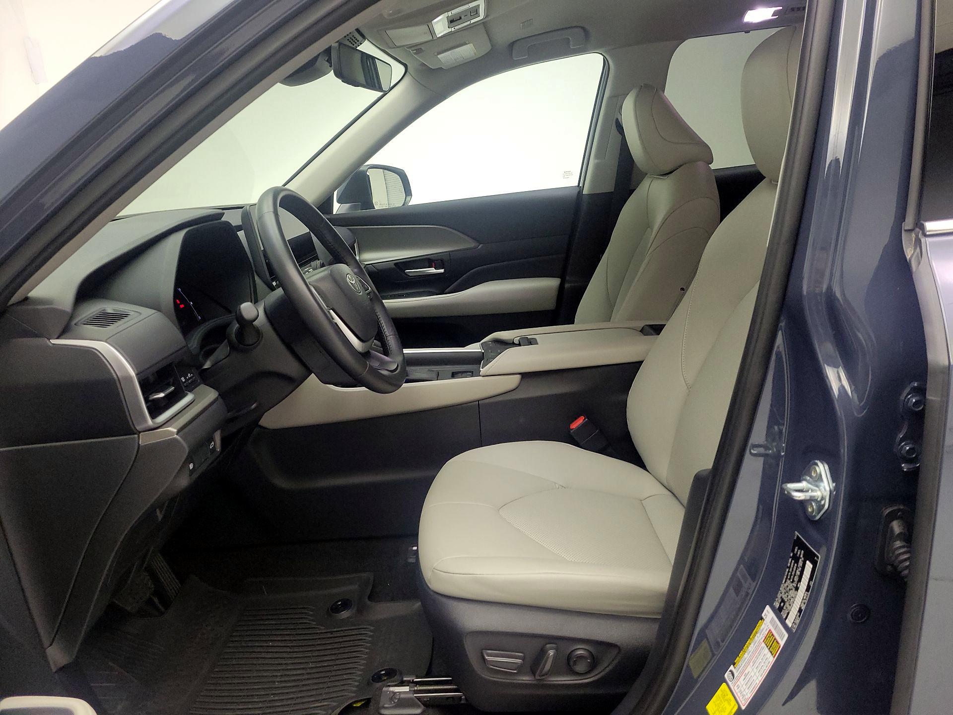 Thumbnail: 2024 Toyota Grand Highlander - 9