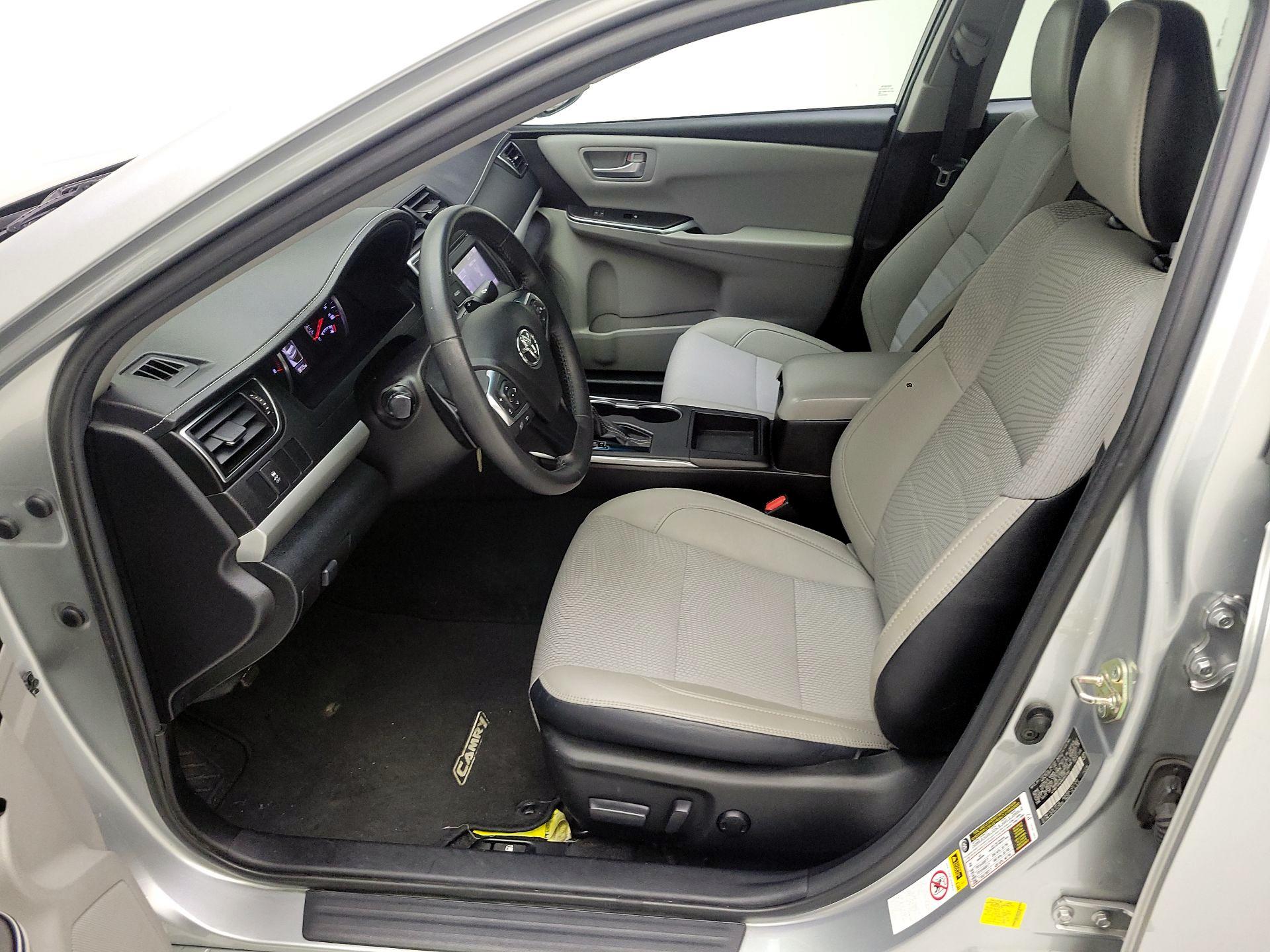 Thumbnail: 2017 Toyota Camry - 9