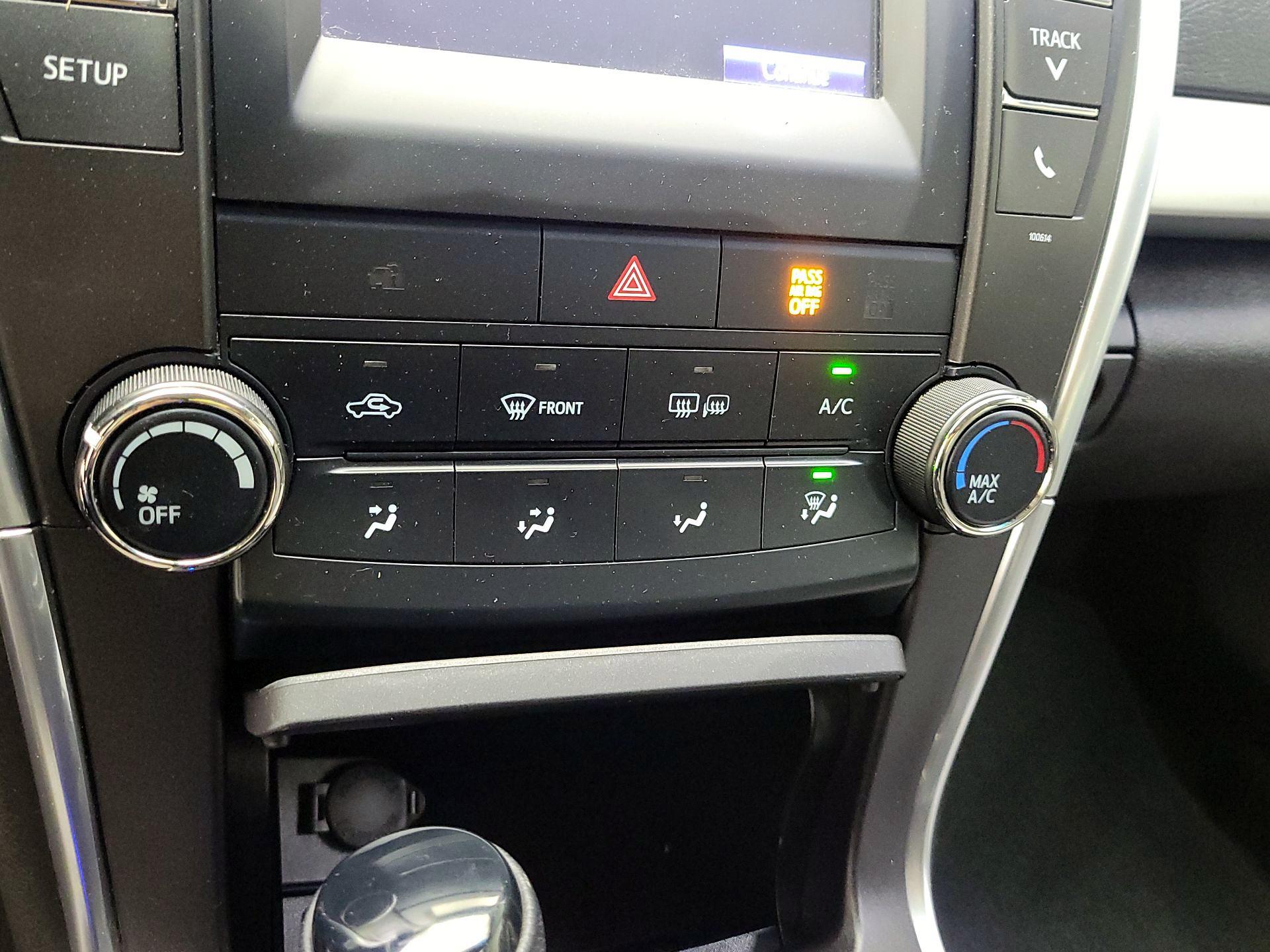 Thumbnail: 2017 Toyota Camry - 14