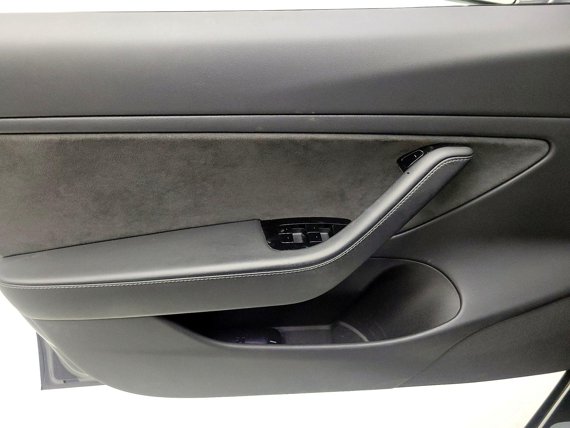 Thumbnail: 2019 Tesla Model 3 - 10