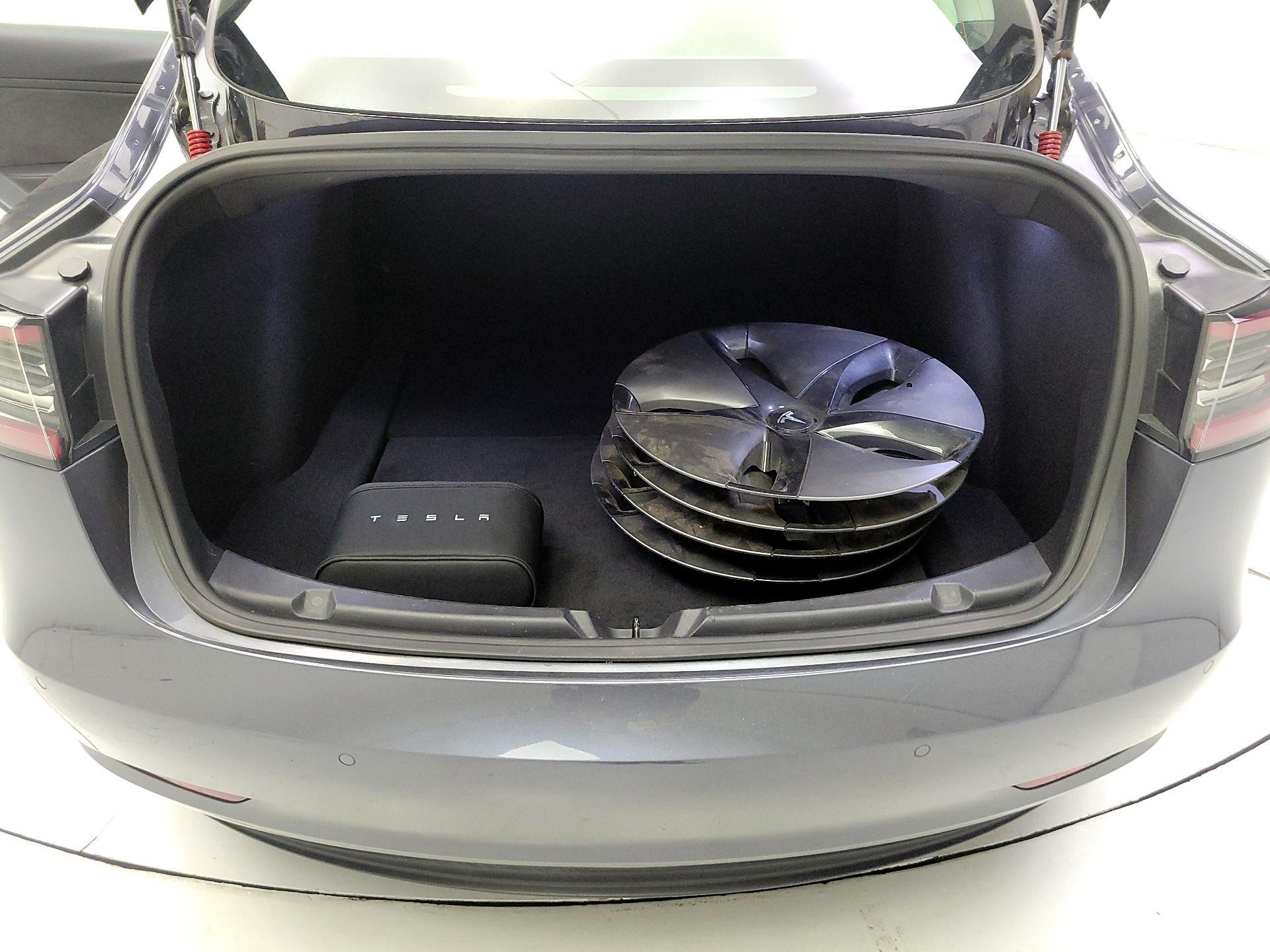 Thumbnail: 2019 Tesla Model 3 - 19