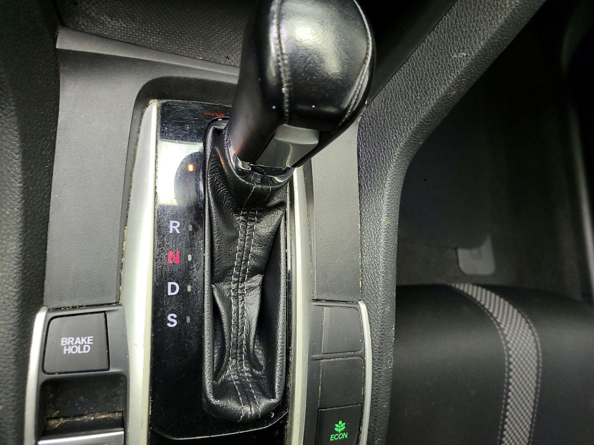 Thumbnail: 2019 Honda Civic - 15