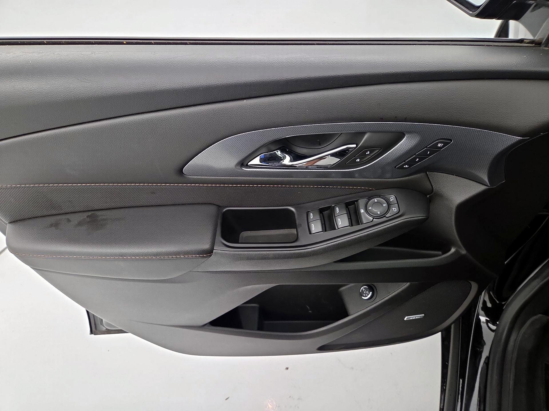 Thumbnail: 2020 Chevrolet Traverse - 12
