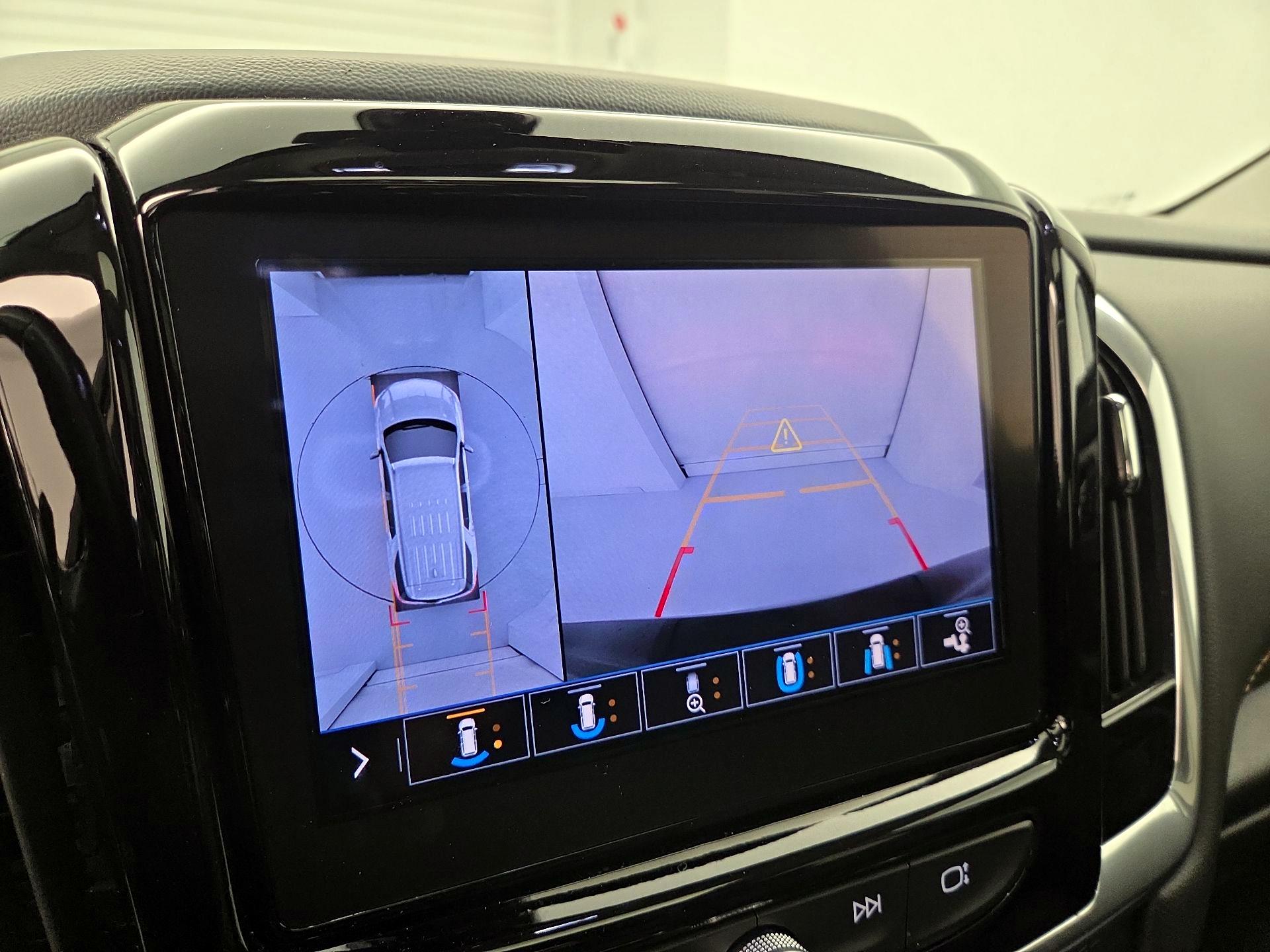 Thumbnail: 2020 Chevrolet Traverse - 15