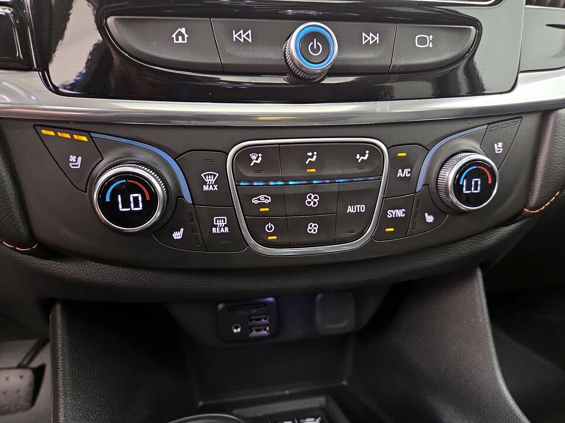 Thumbnail: 2020 Chevrolet Traverse - 17