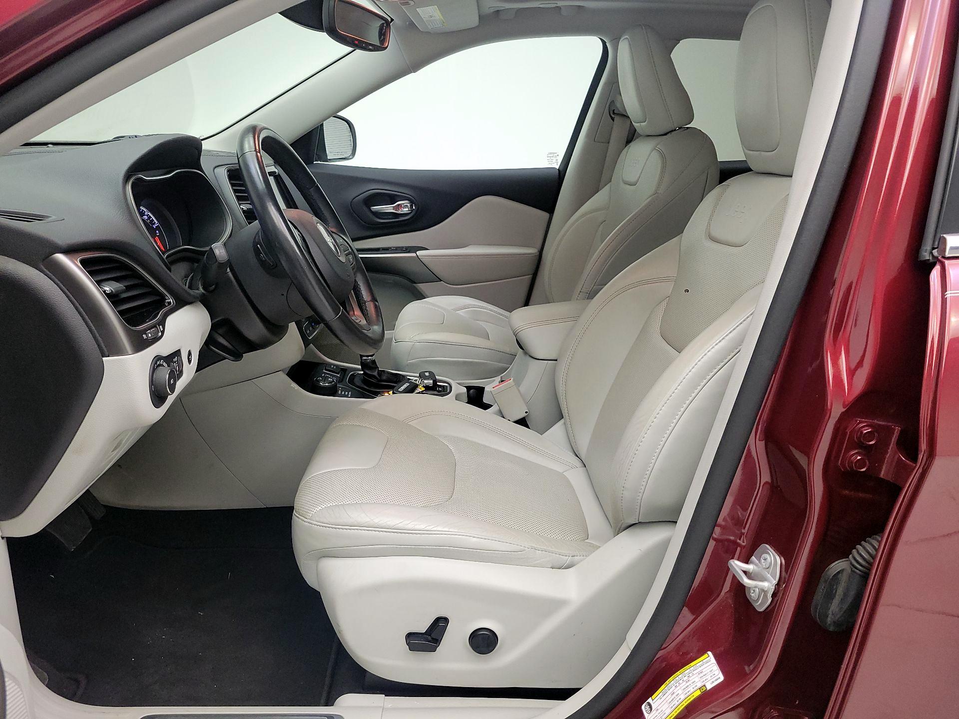 Thumbnail: 2020 Jeep Cherokee - 9