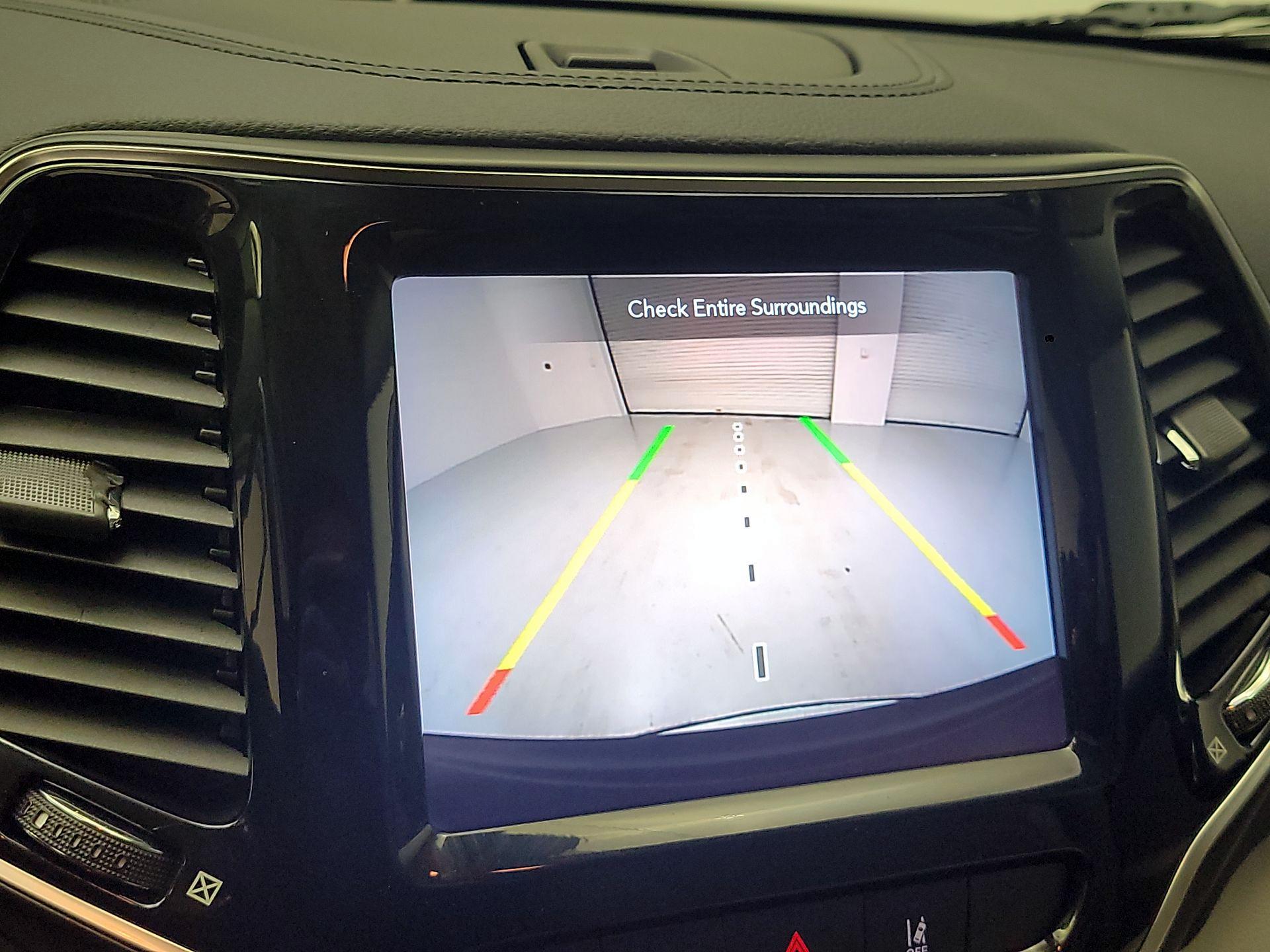 Thumbnail: 2020 Jeep Cherokee - 13