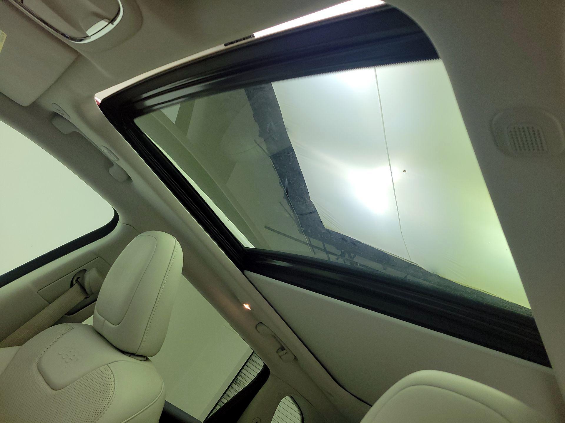 Thumbnail: 2020 Jeep Cherokee - 18