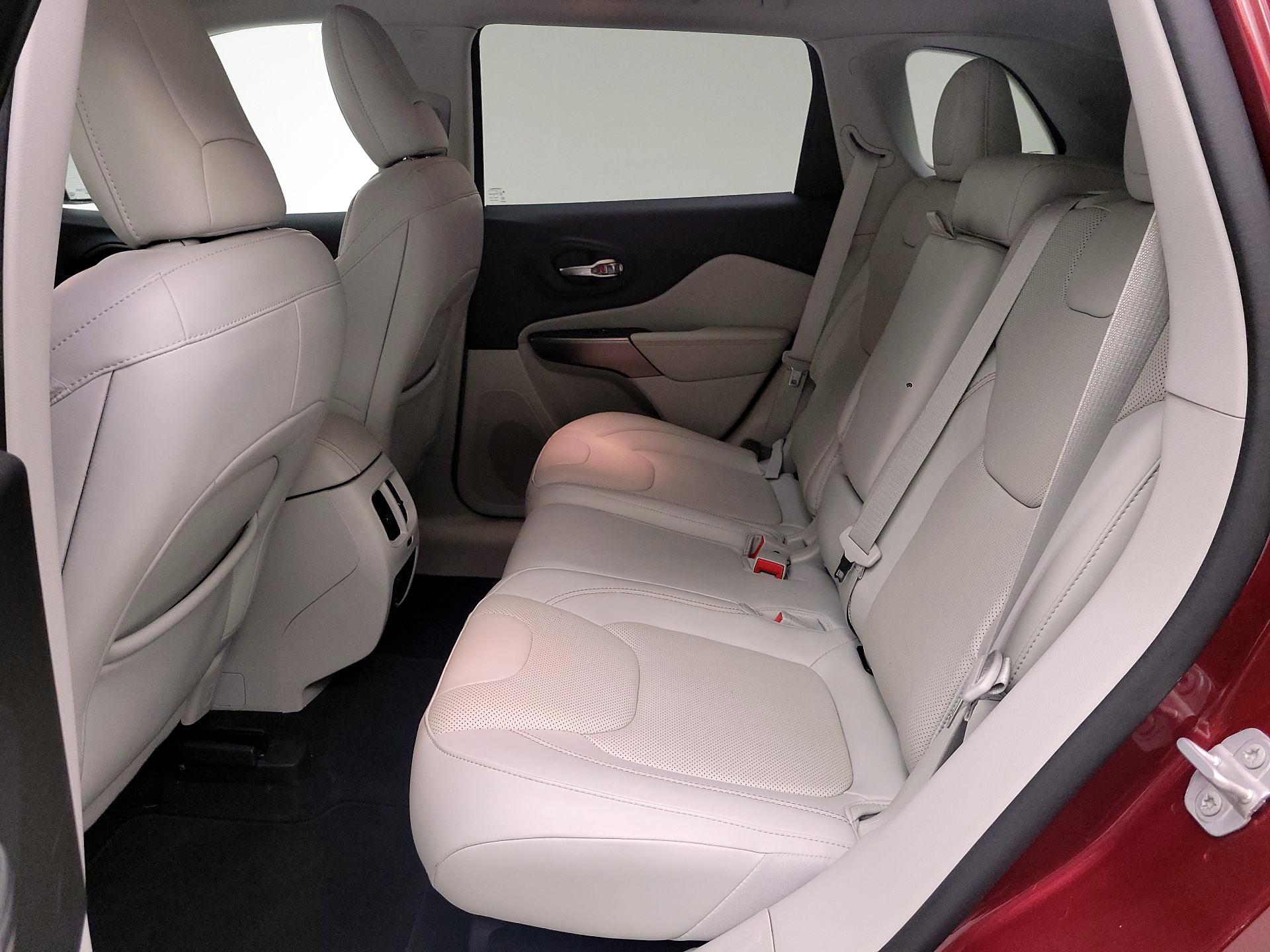 Thumbnail: 2020 Jeep Cherokee - 19