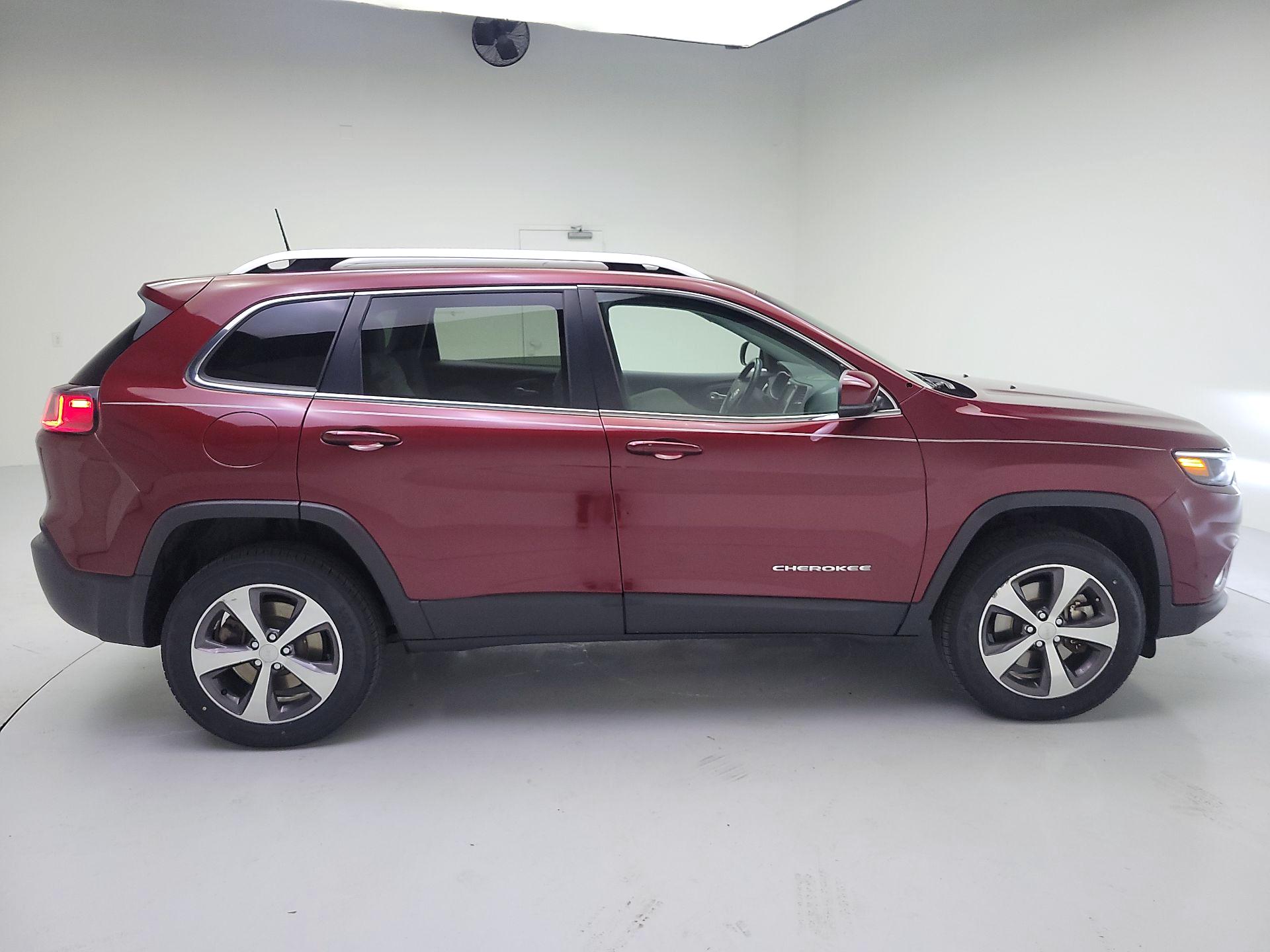 Thumbnail: 2020 Jeep Cherokee - 4
