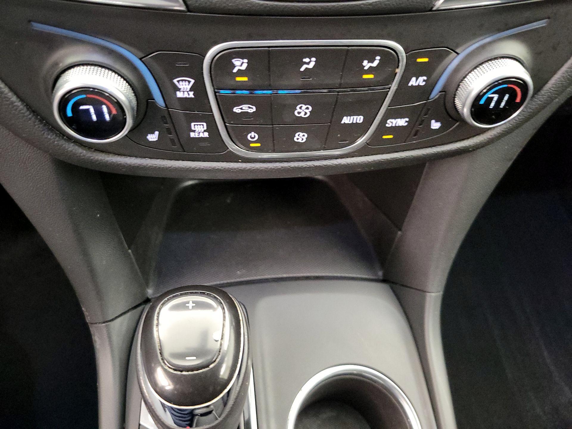 Thumbnail: 2019 Chevrolet Equinox - 16