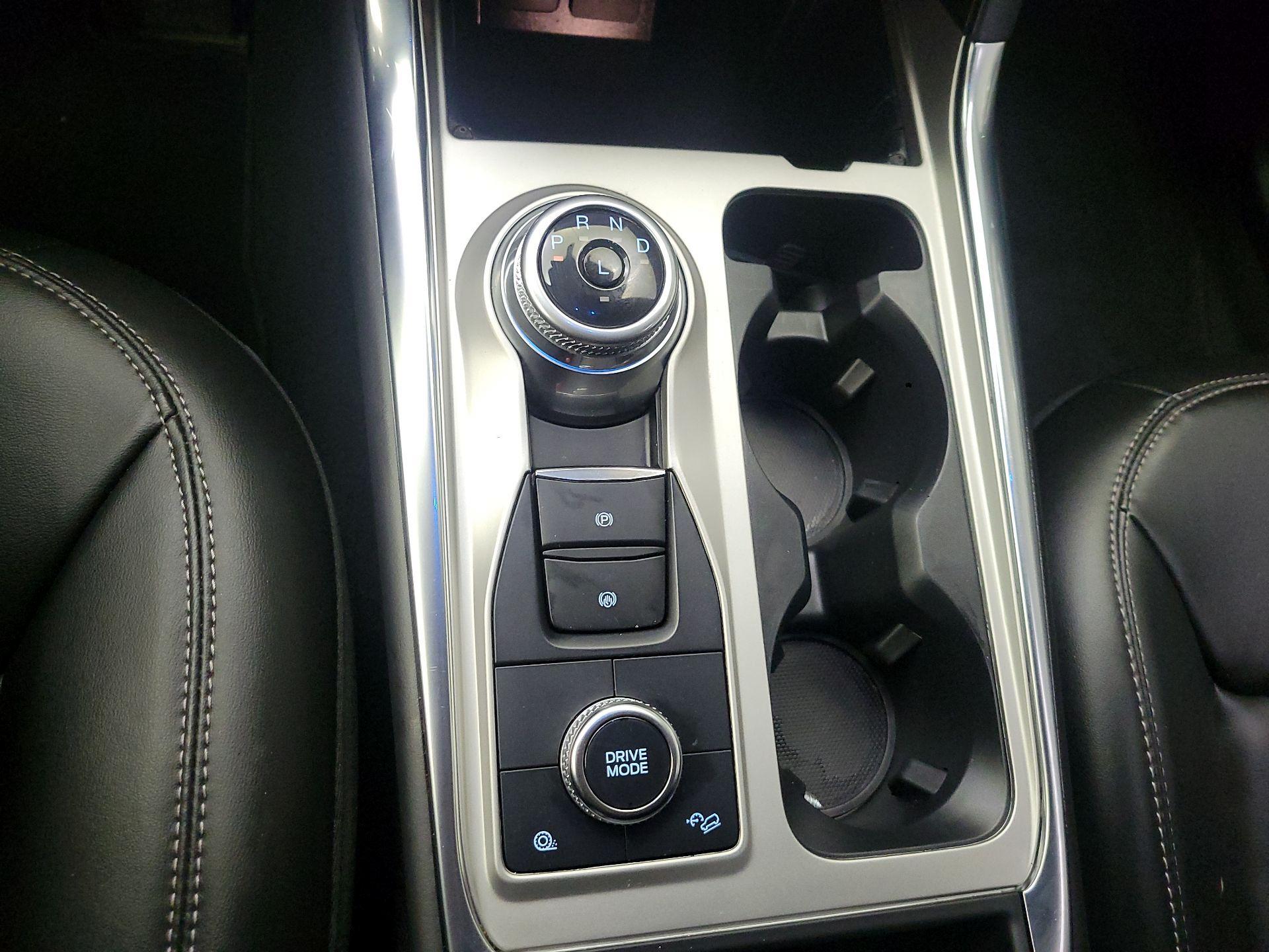 Thumbnail: 2022 Ford Explorer - 16