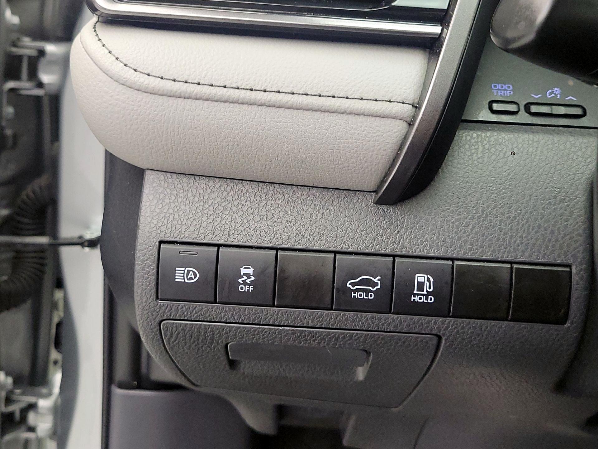 Thumbnail: 2024 Toyota Camry - 11