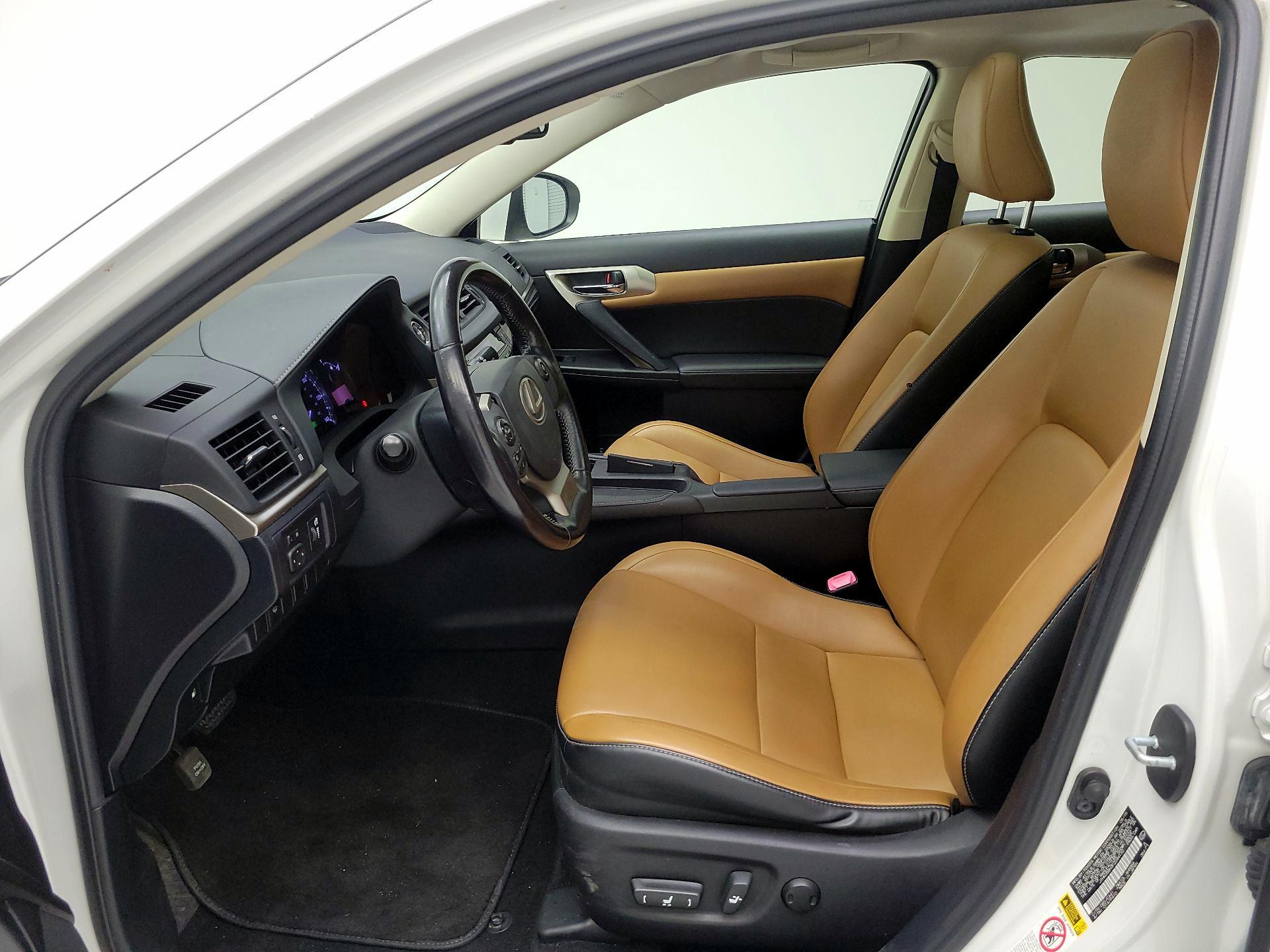 Thumbnail: 2015 Lexus CT - 9