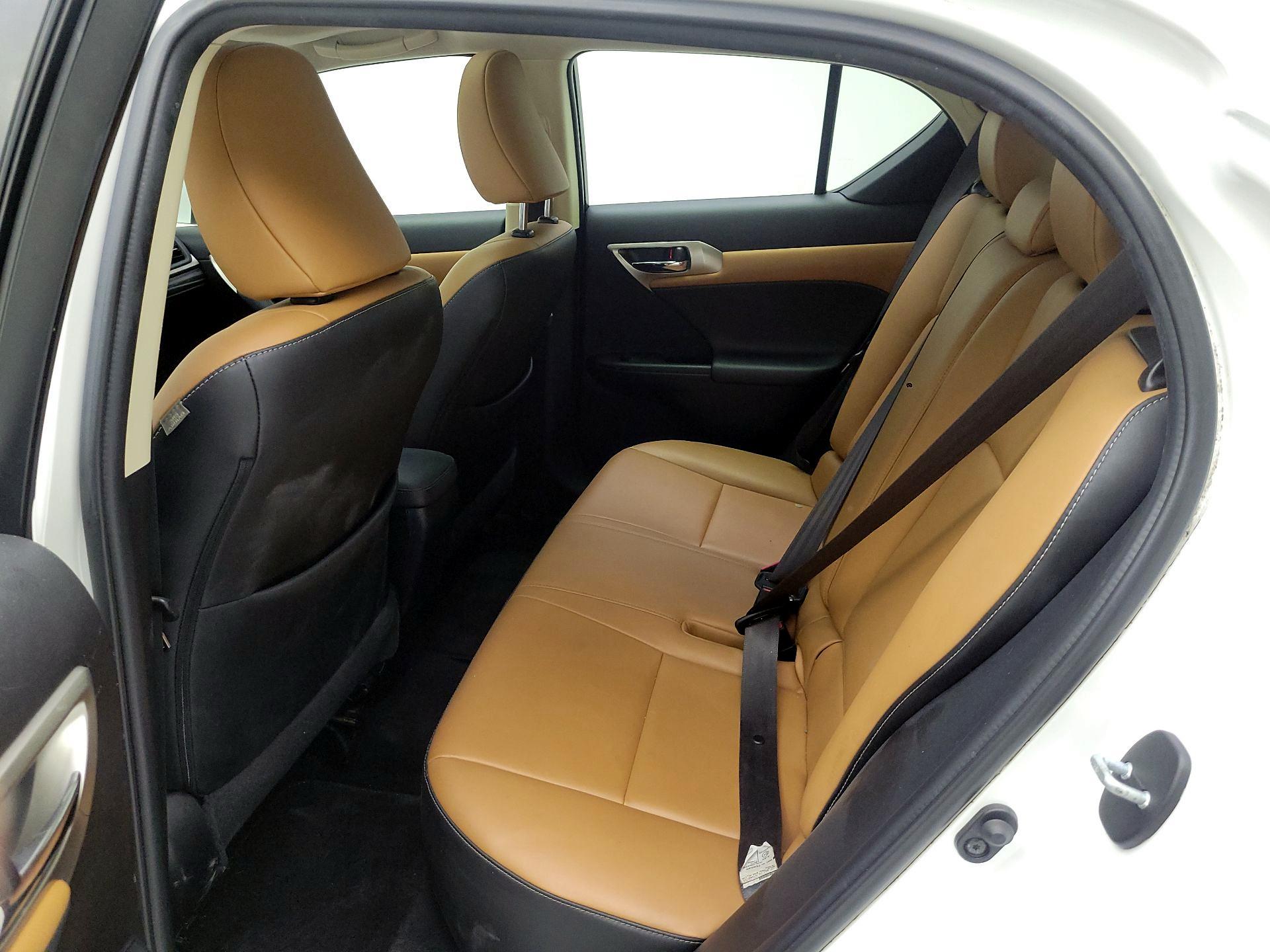 Thumbnail: 2015 Lexus CT - 18