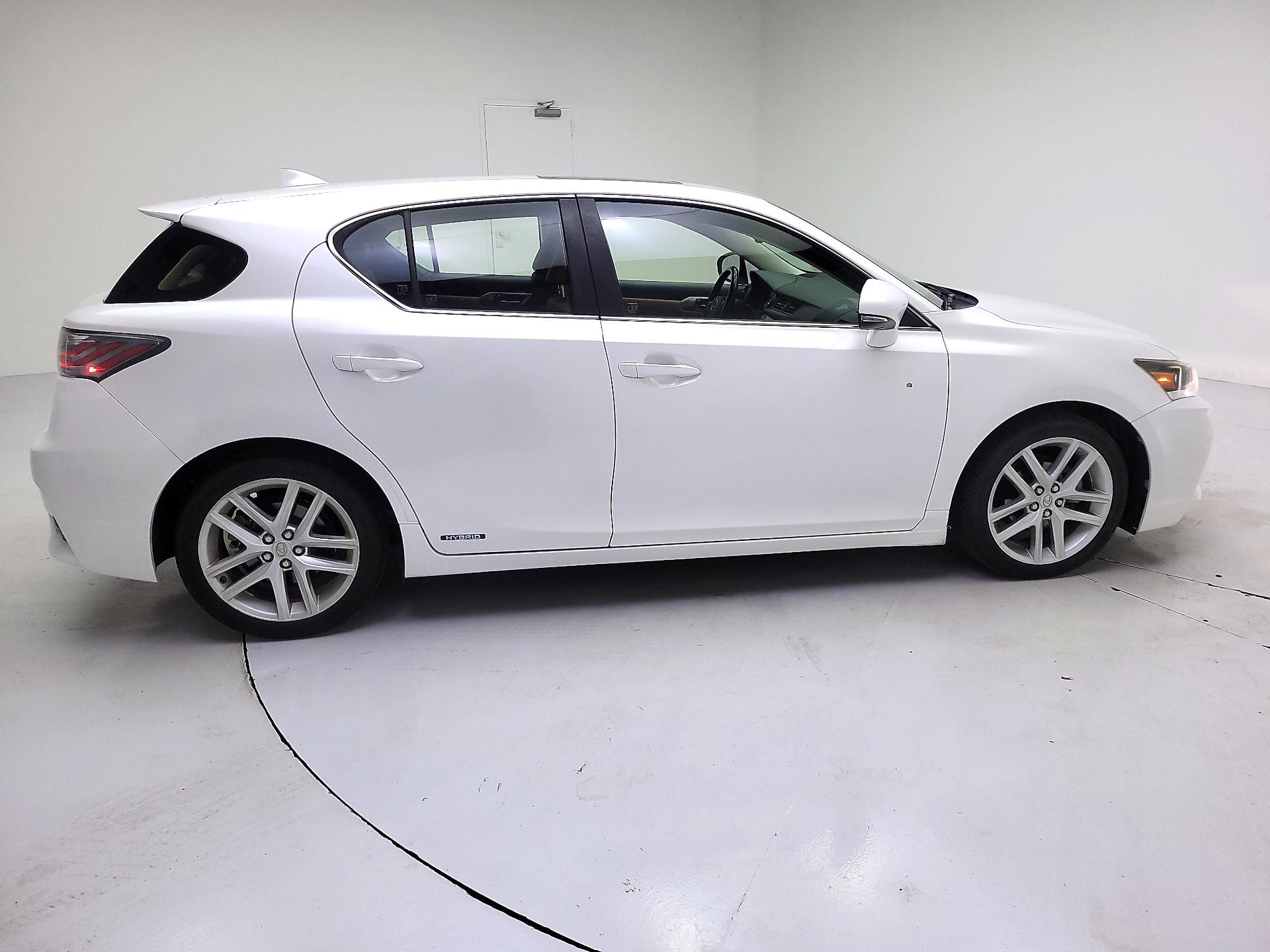 Thumbnail: 2015 Lexus CT - 4