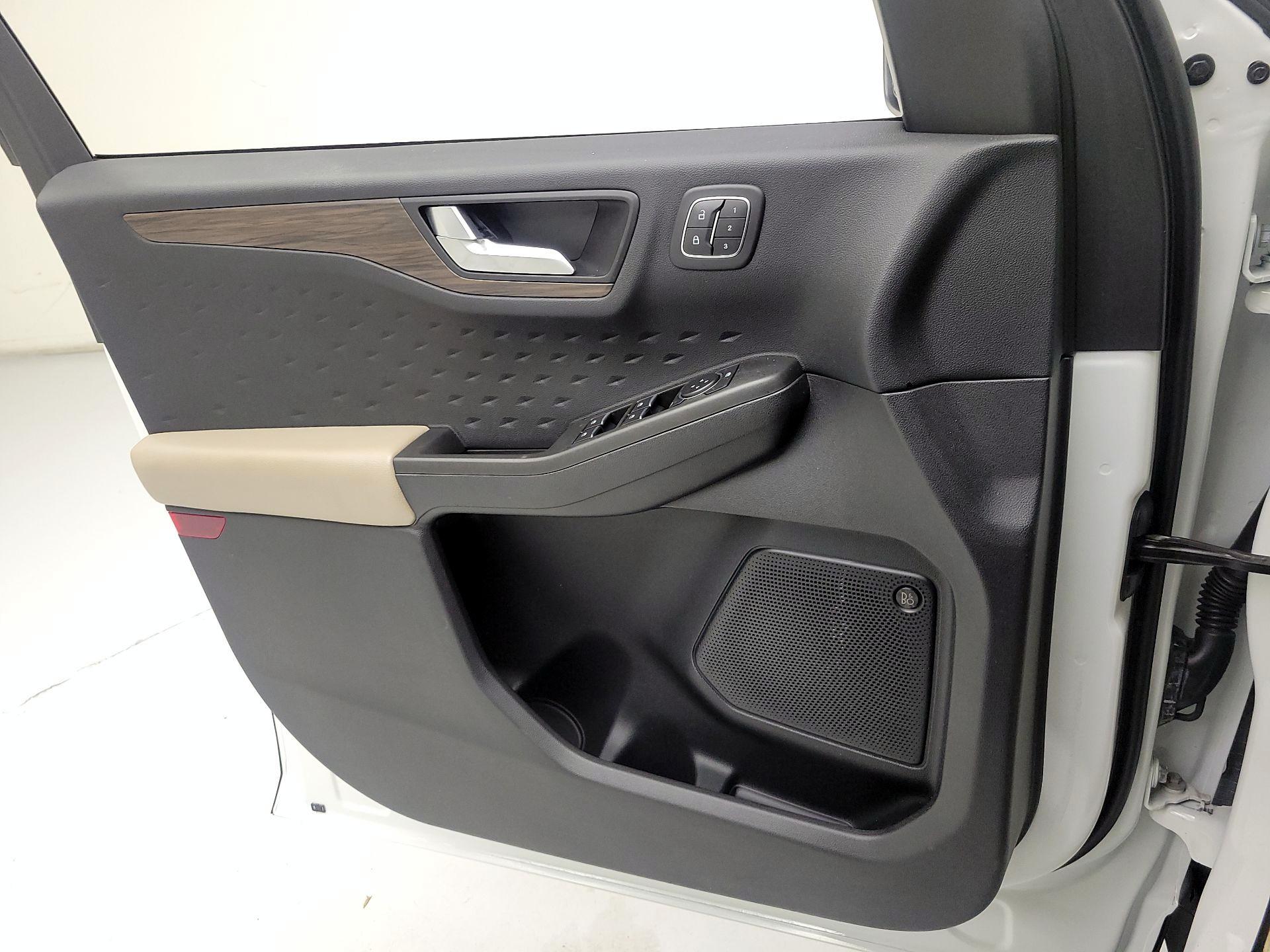 Thumbnail: 2020 Ford Escape - 10