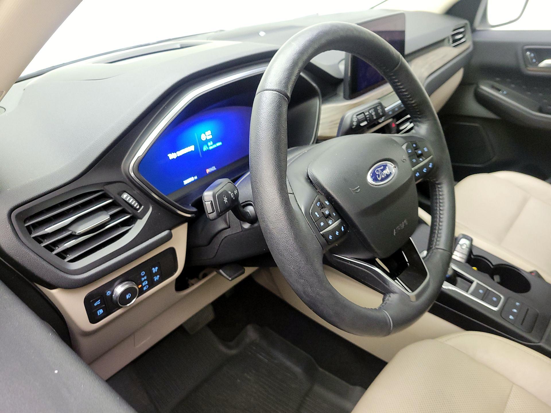 Thumbnail: 2020 Ford Escape - 8