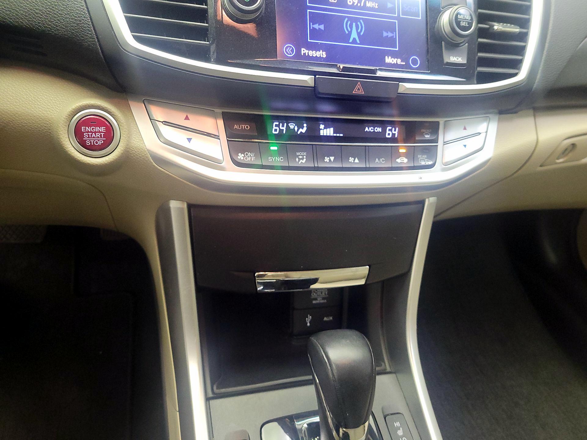 Thumbnail: 2015 Honda Accord - 14