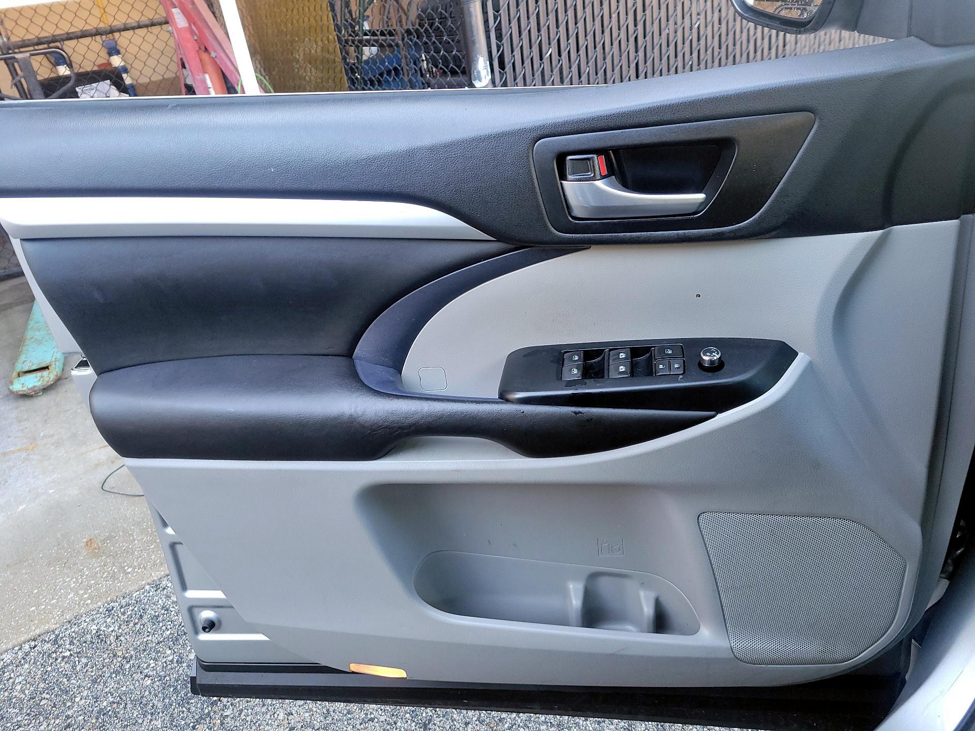 Thumbnail: 2018 Toyota Highlander - 10