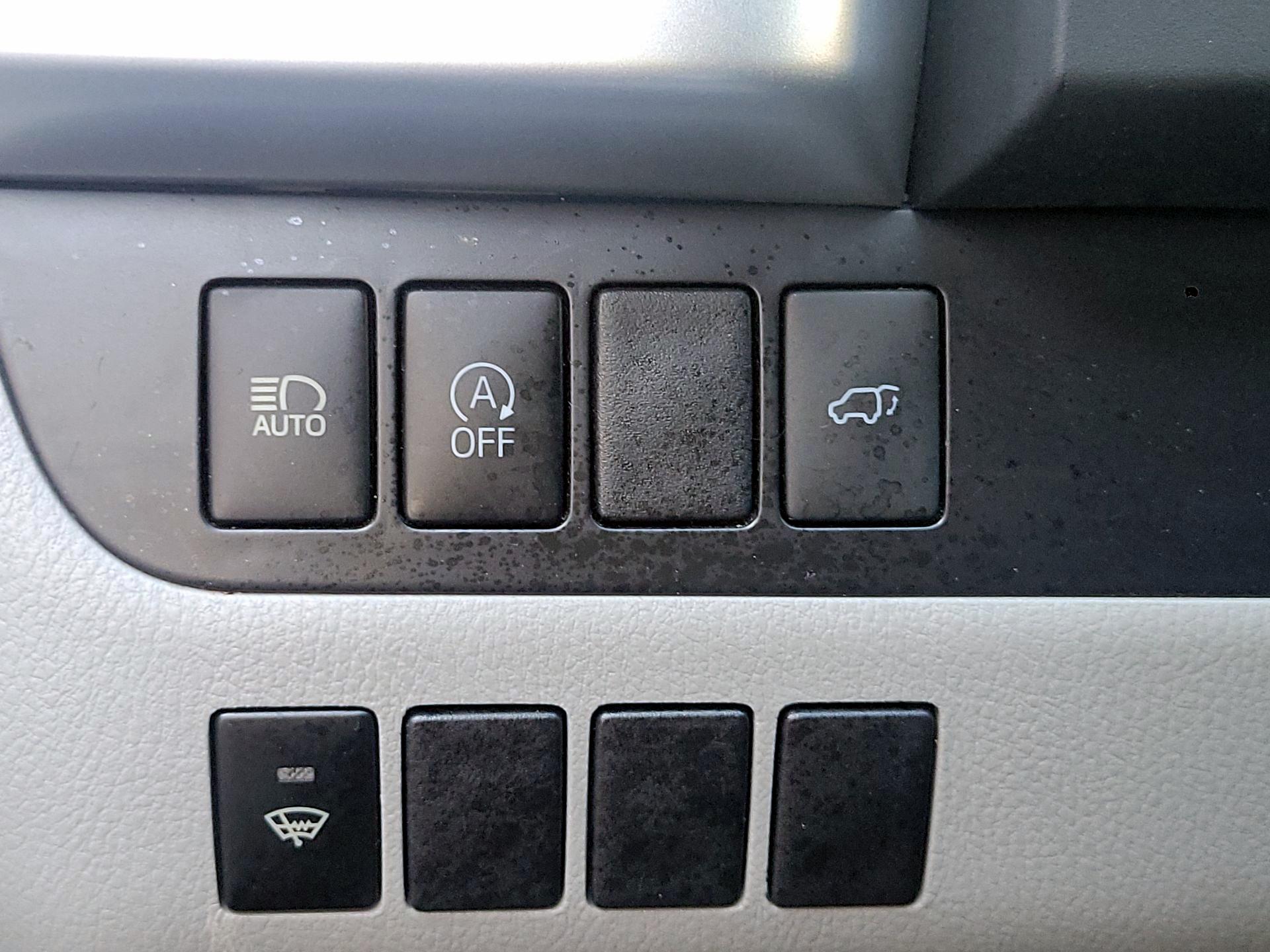 Thumbnail: 2018 Toyota Highlander - 11