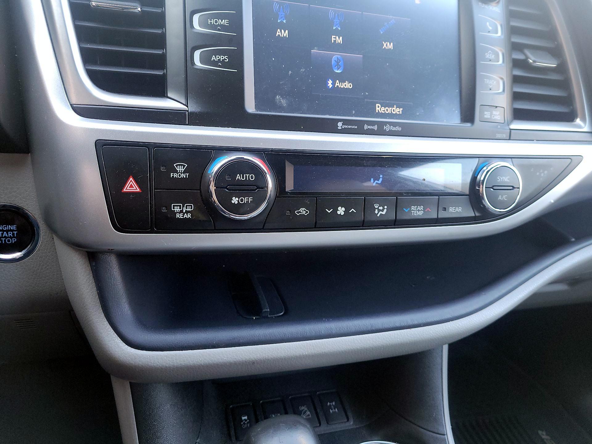 Thumbnail: 2018 Toyota Highlander - 15