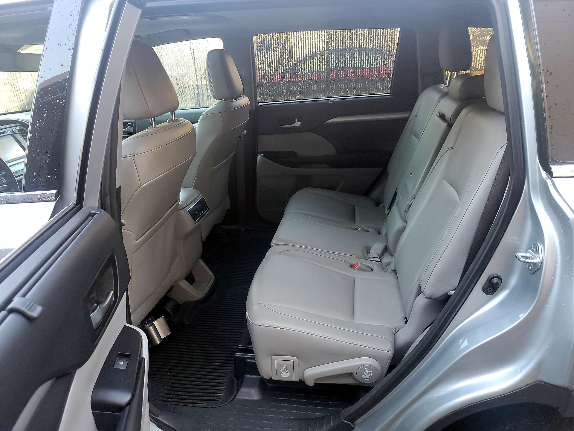 Thumbnail: 2018 Toyota Highlander - 19