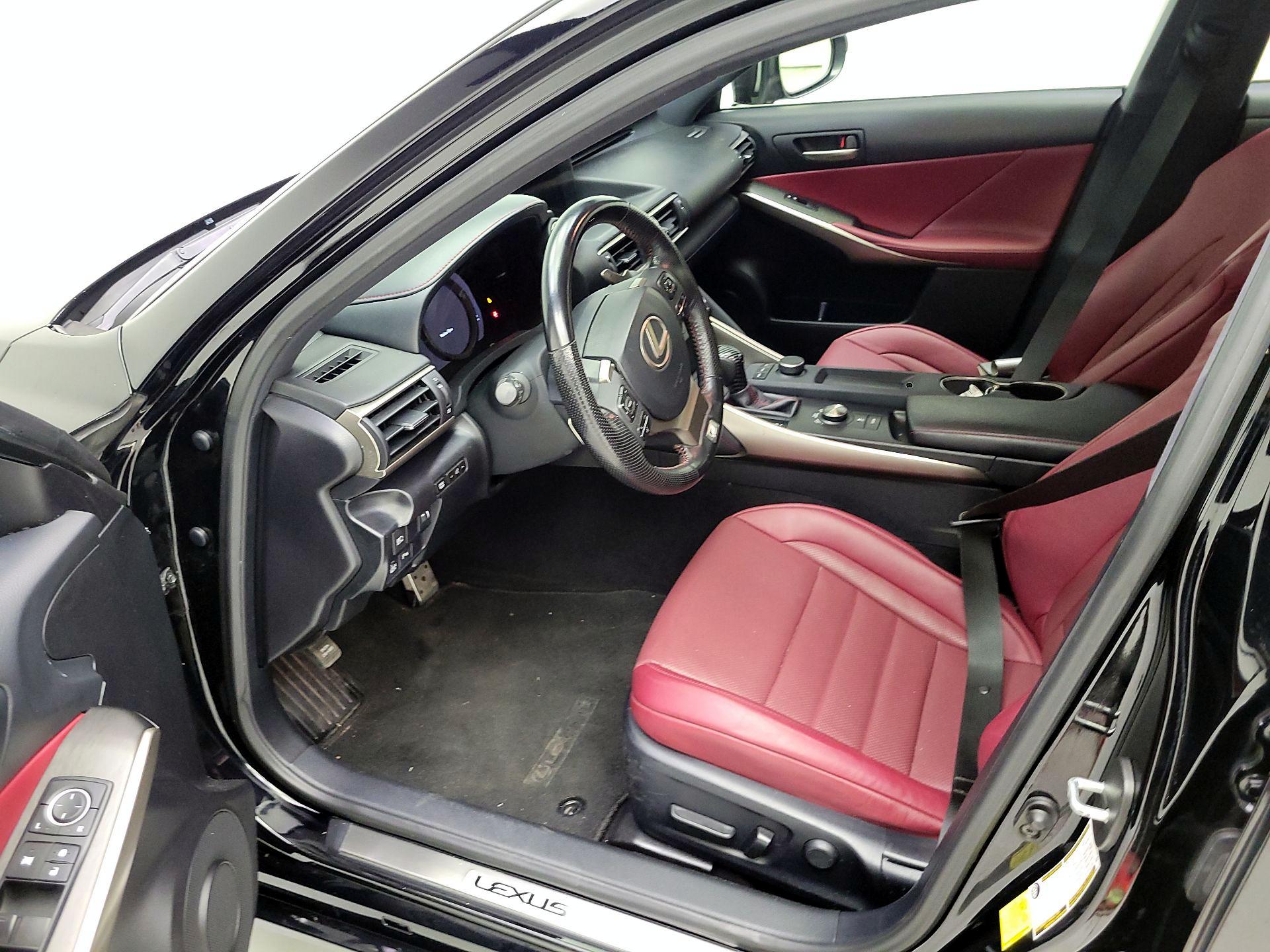 Thumbnail: 2019 Lexus IS - 9