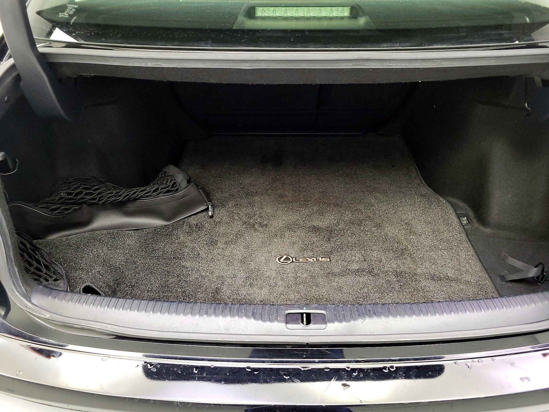 Thumbnail: 2019 Lexus IS - 18