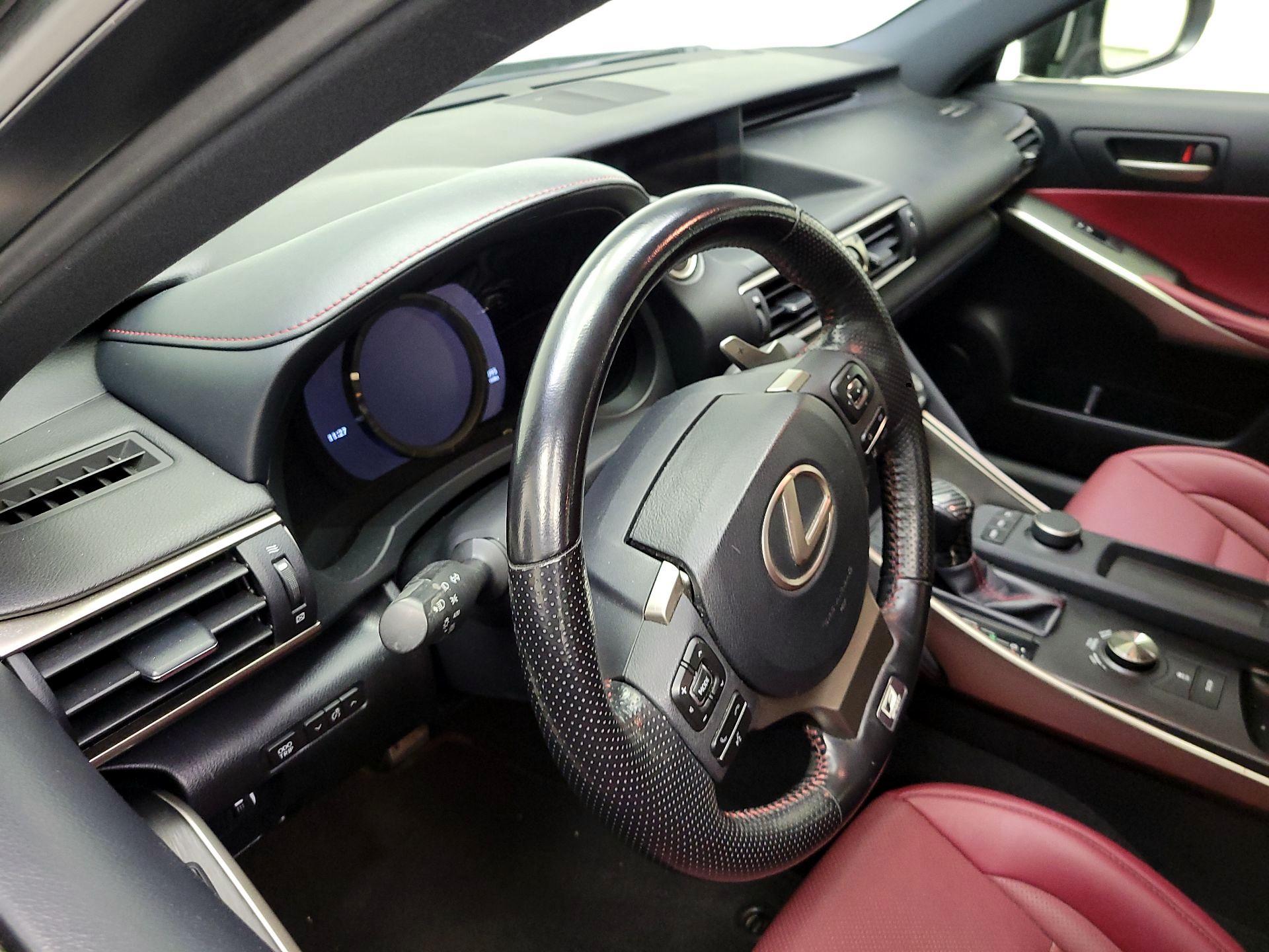 Thumbnail: 2019 Lexus IS - 8