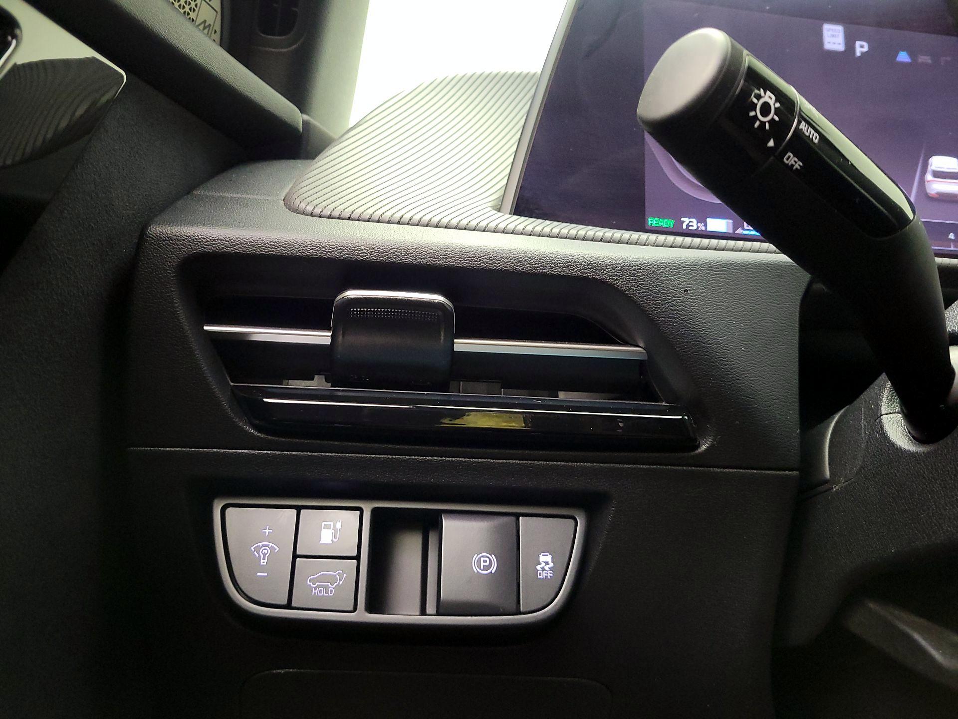 Thumbnail: 2023 Kia EV6 - 11