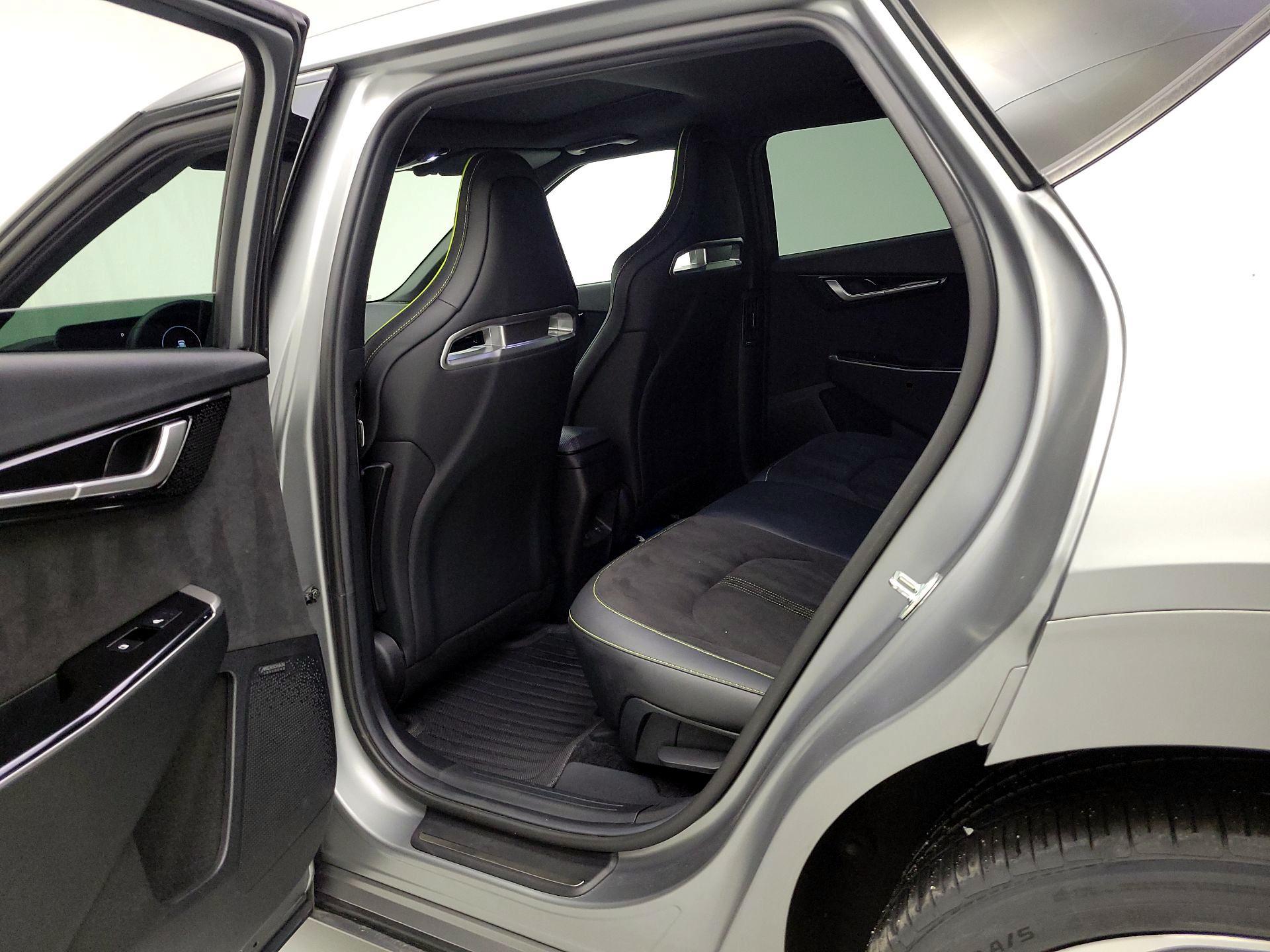 Thumbnail: 2023 Kia EV6 - 17