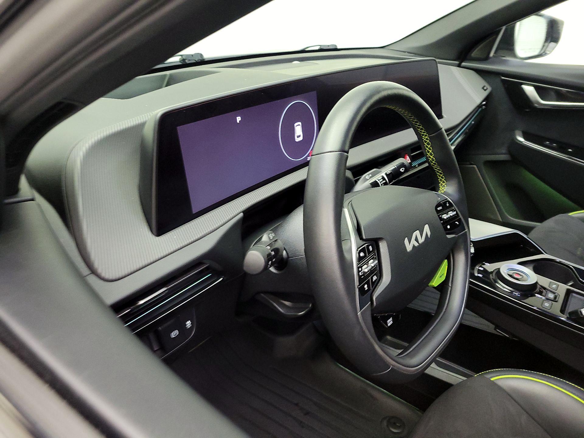 Thumbnail: 2023 Kia EV6 - 8