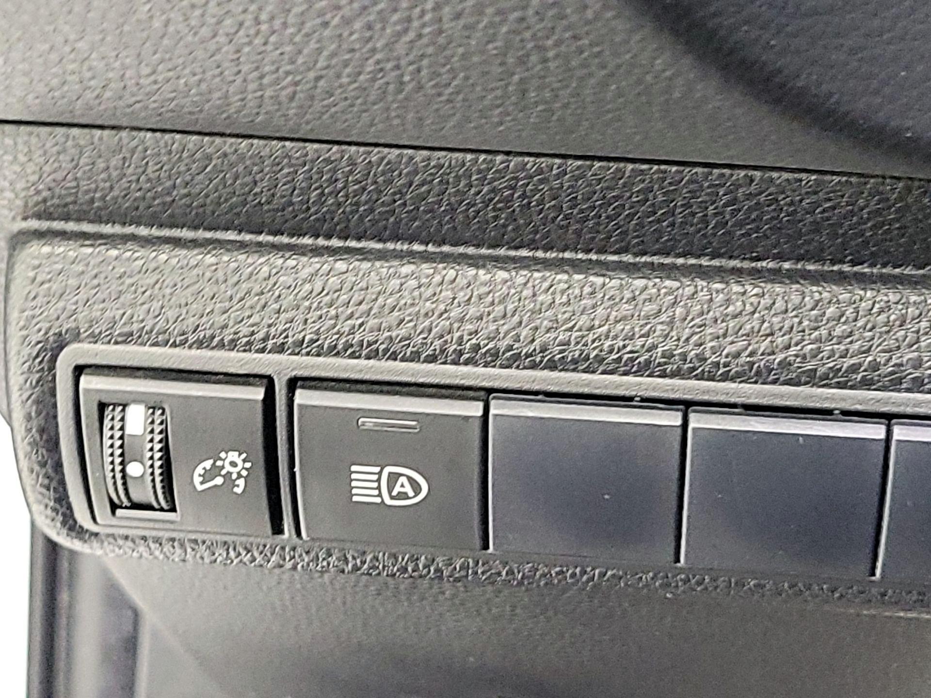 Thumbnail: 2019 Toyota Corolla - 11