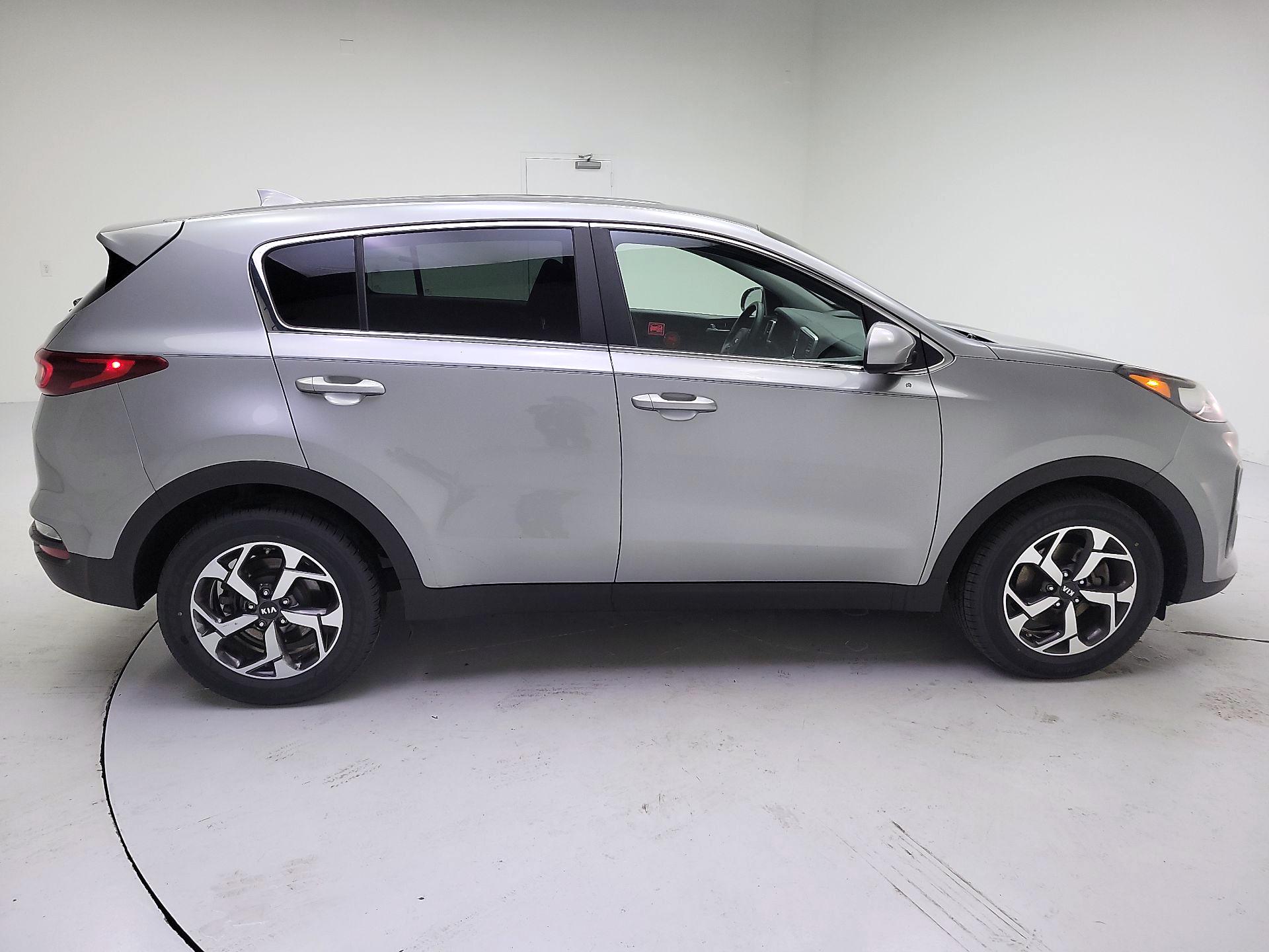 Thumbnail: 2020 Kia Sportage - 4