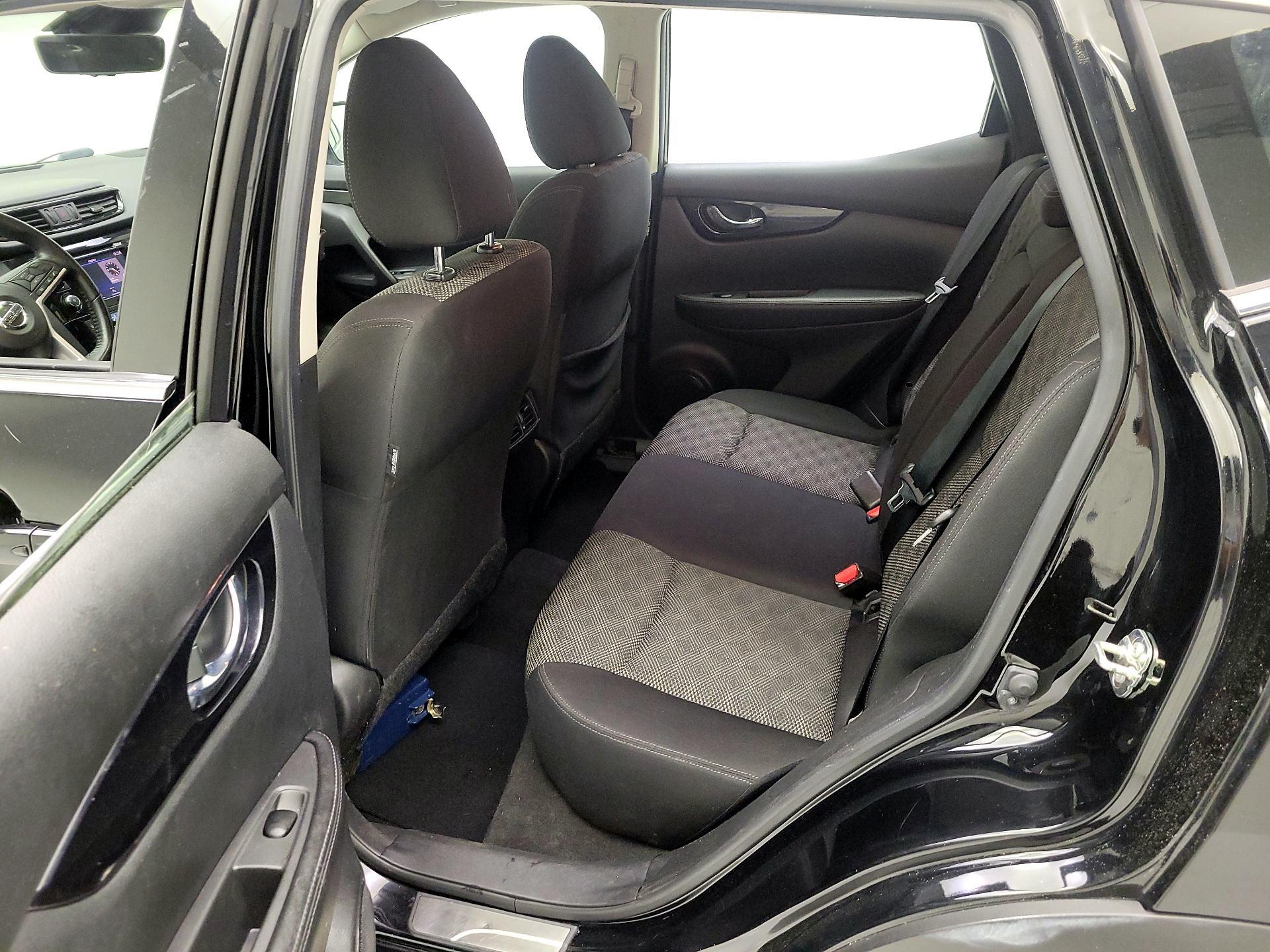 Thumbnail: 2019 Nissan Rogue Sport - 17