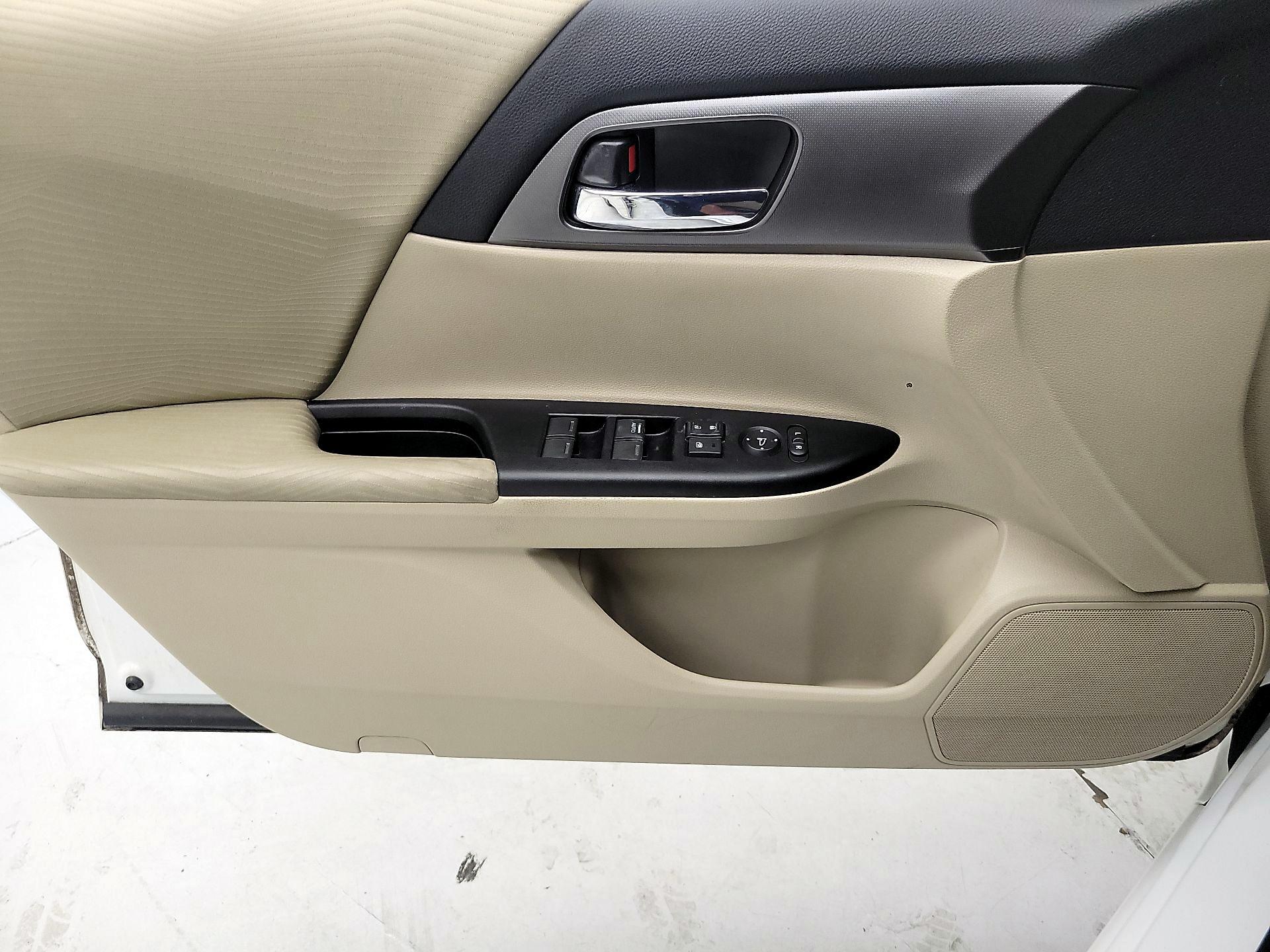 Thumbnail: 2015 Honda Accord - 10