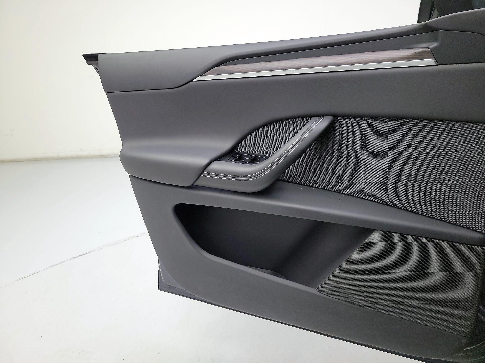 Thumbnail: 2024 Tesla Model X - 10