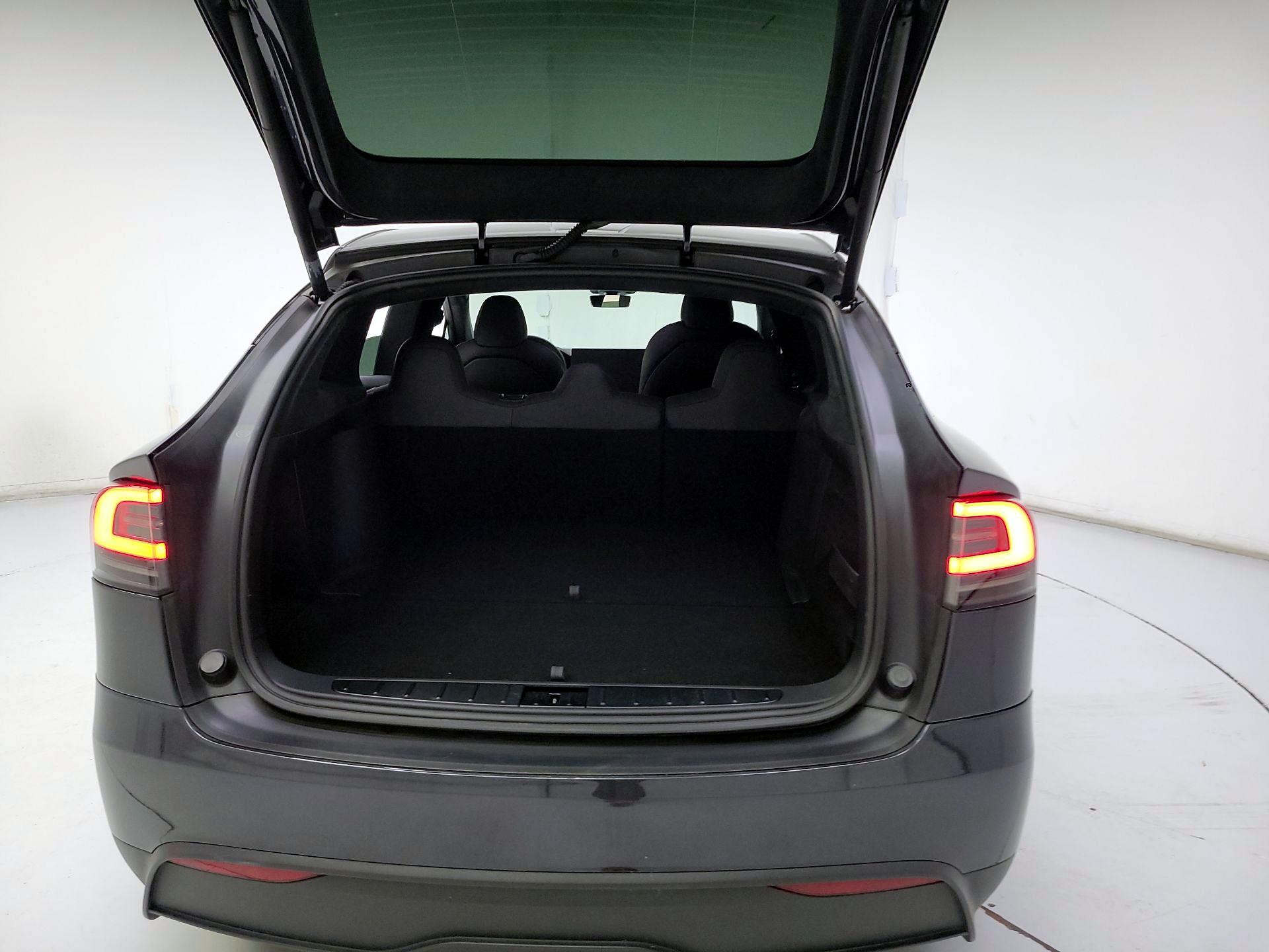 Thumbnail: 2024 Tesla Model X - 17