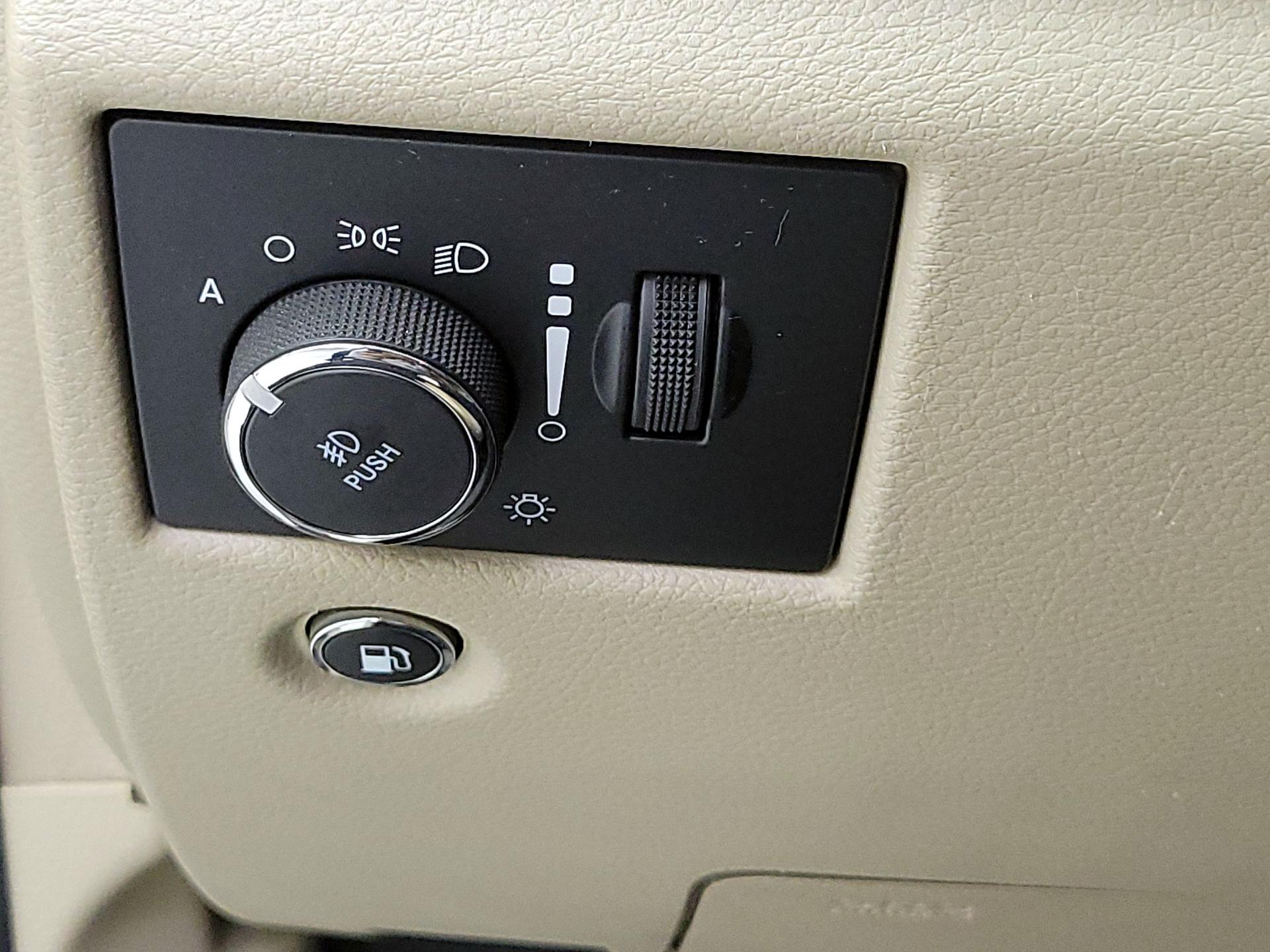 Thumbnail: 2019 Jeep Grand Cherokee - 11