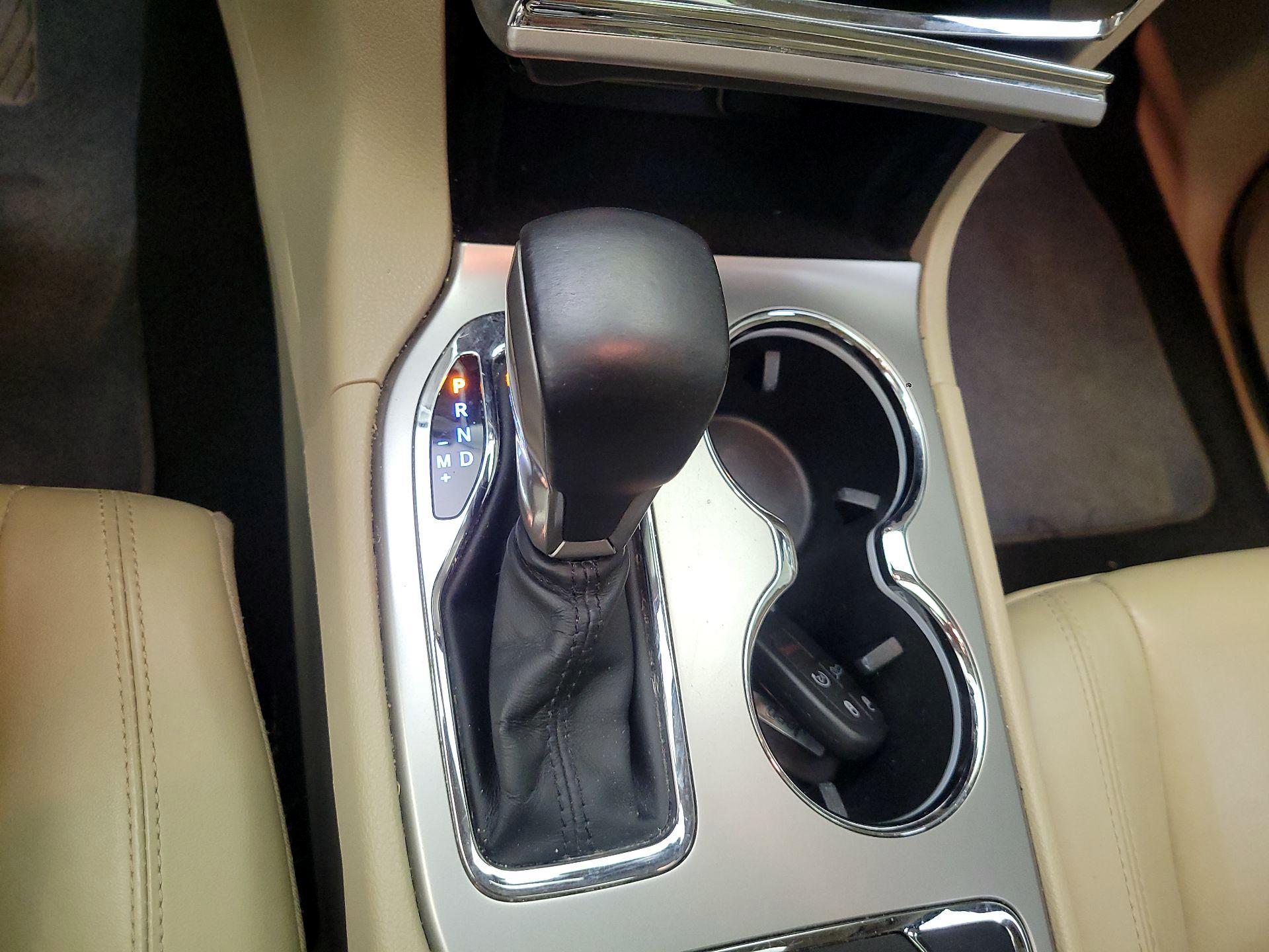 Thumbnail: 2019 Jeep Grand Cherokee - 16