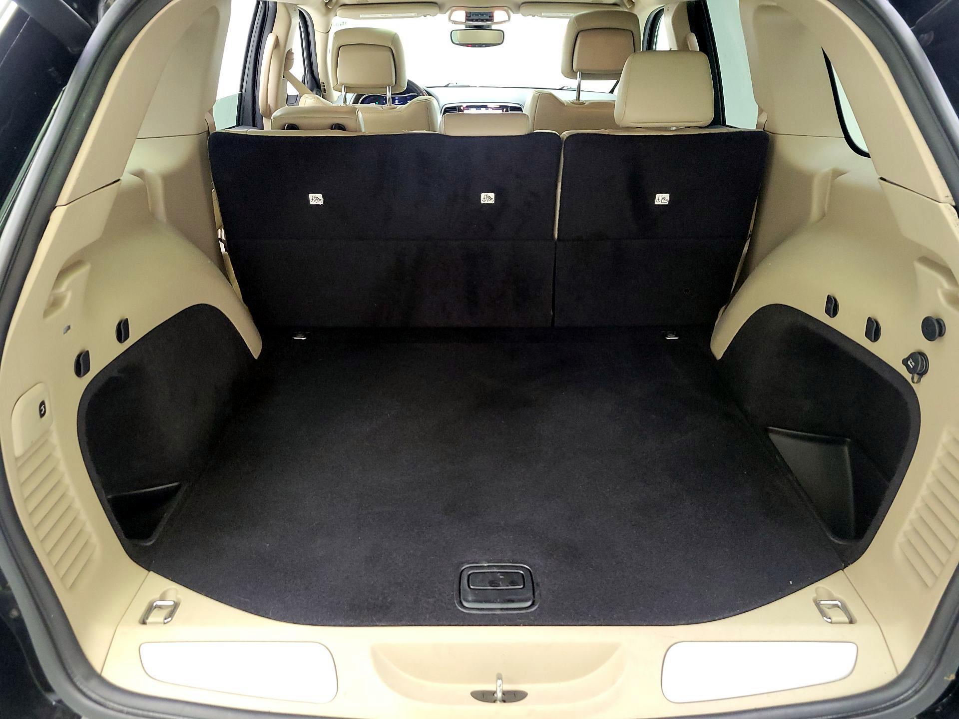 Thumbnail: 2019 Jeep Grand Cherokee - 20