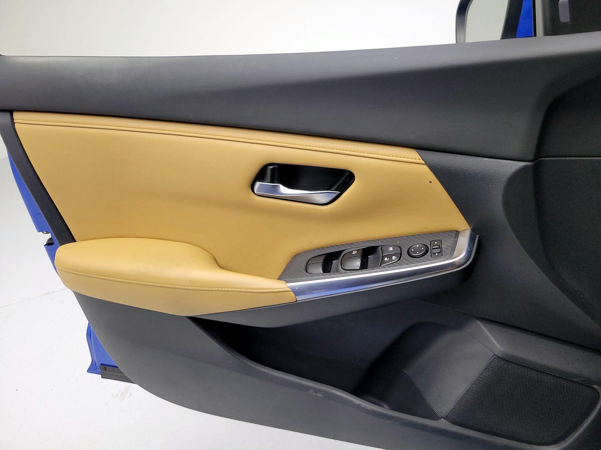 Thumbnail: 2020 Nissan Sentra - 10