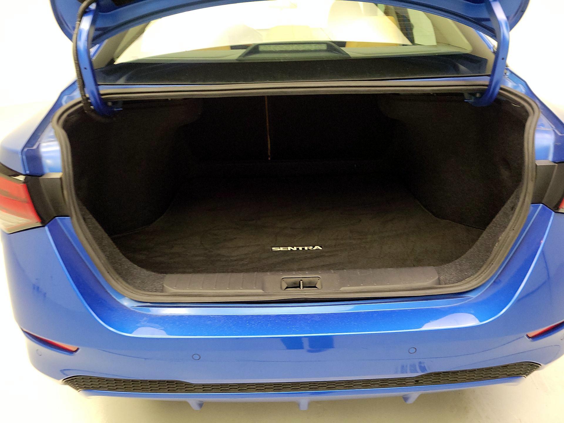 Thumbnail: 2020 Nissan Sentra - 18