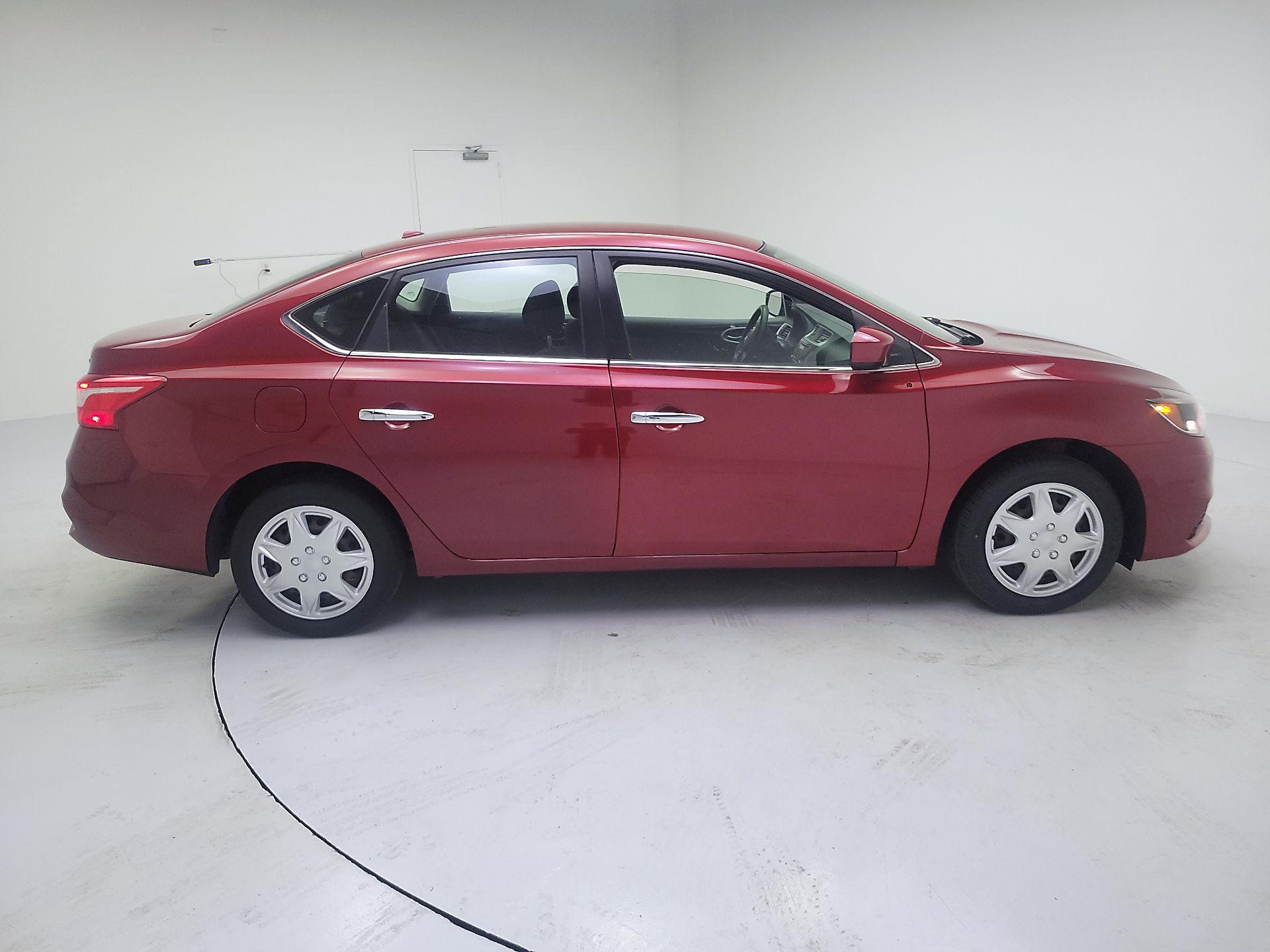 Thumbnail: 2017 Nissan Sentra - 4
