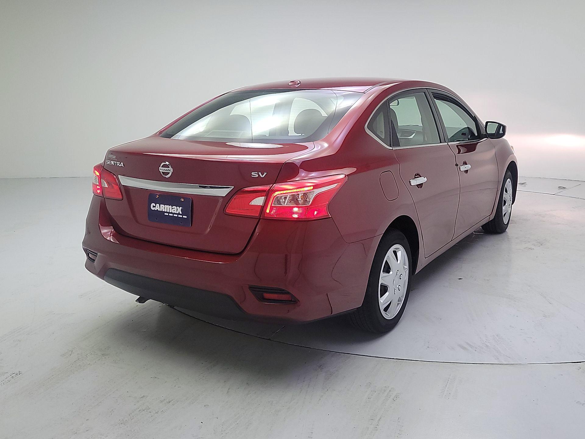 Thumbnail: 2017 Nissan Sentra - 5