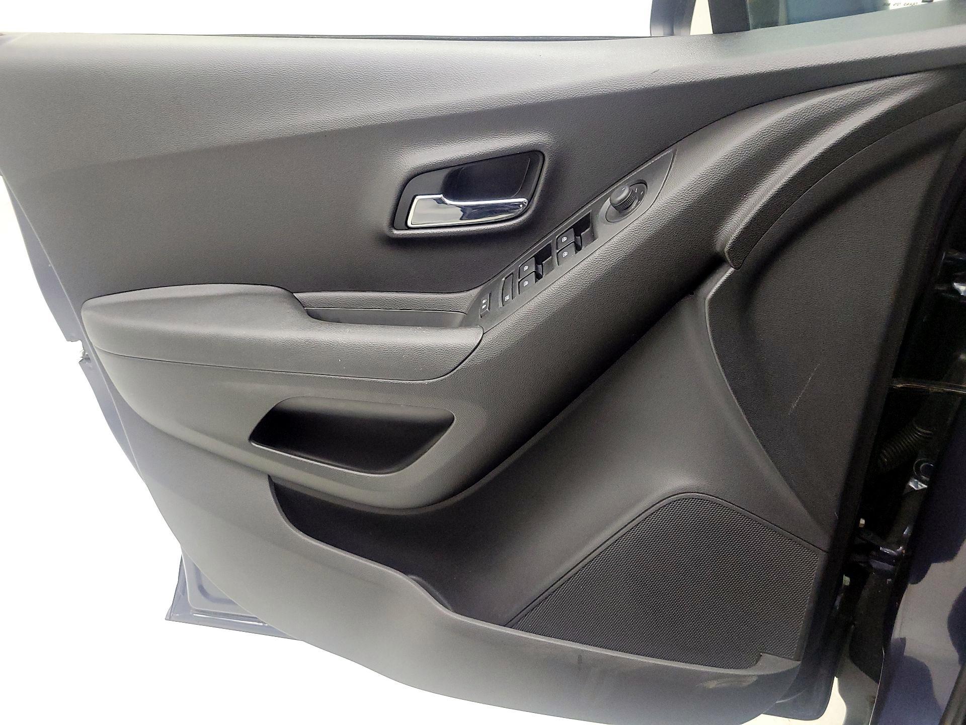 Thumbnail: 2019 Chevrolet Trax - 10