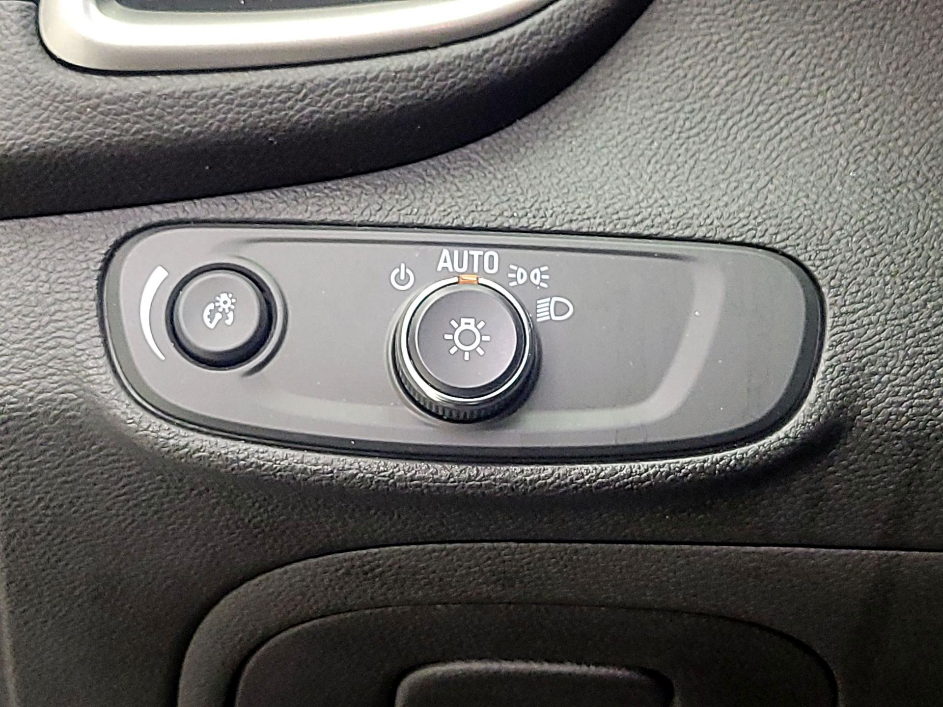 Thumbnail: 2019 Chevrolet Trax - 11