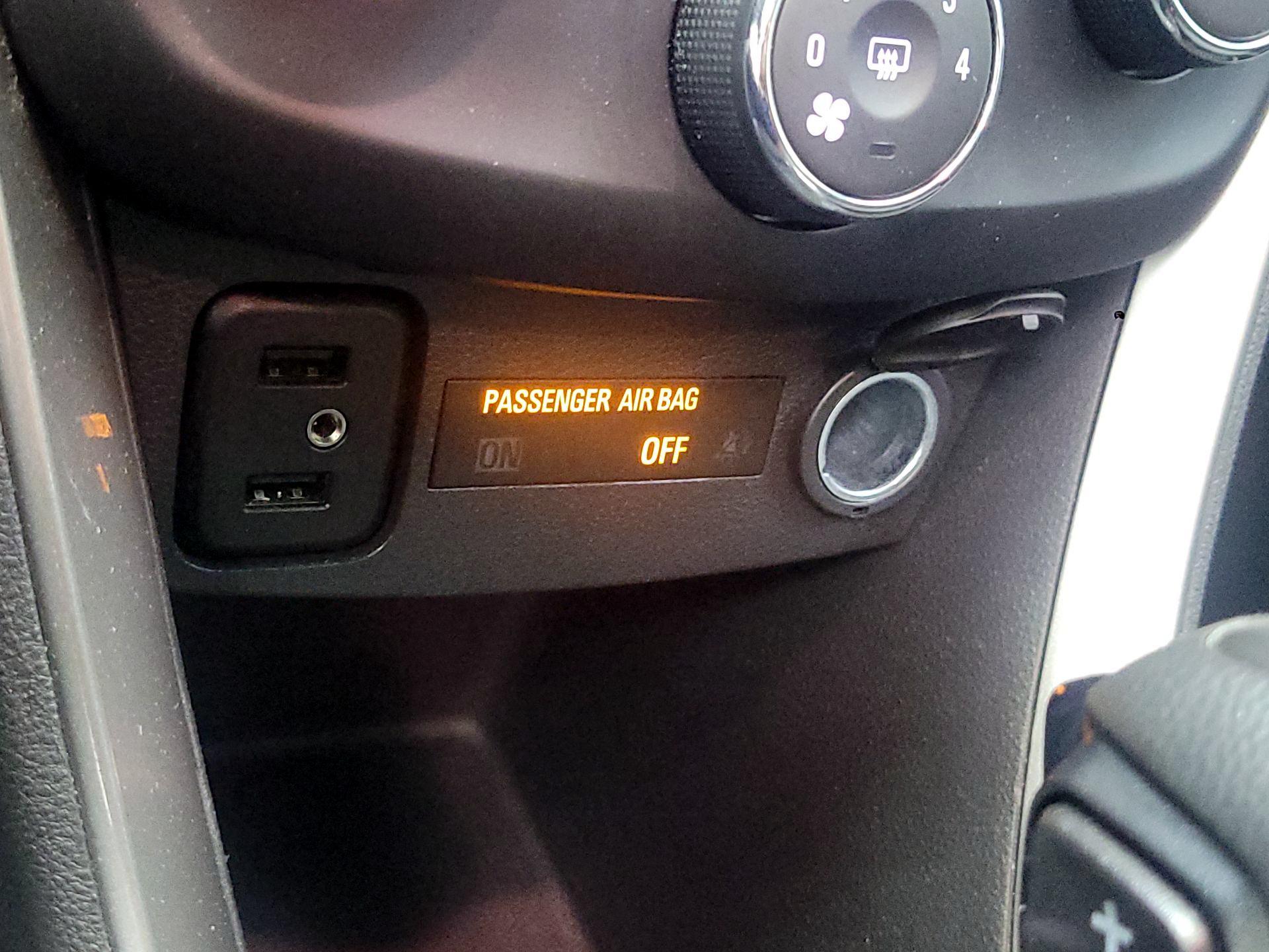 Thumbnail: 2019 Chevrolet Trax - 16