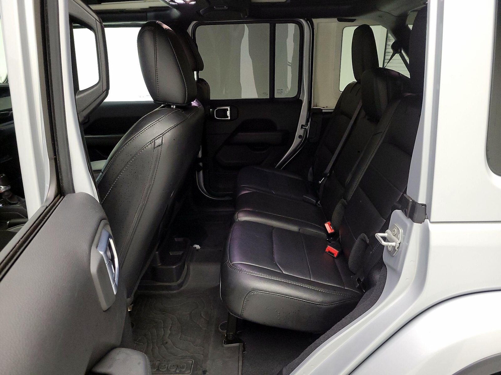 2022 Jeep Wrangler Unlimited Sahara Altitude - Photo 22